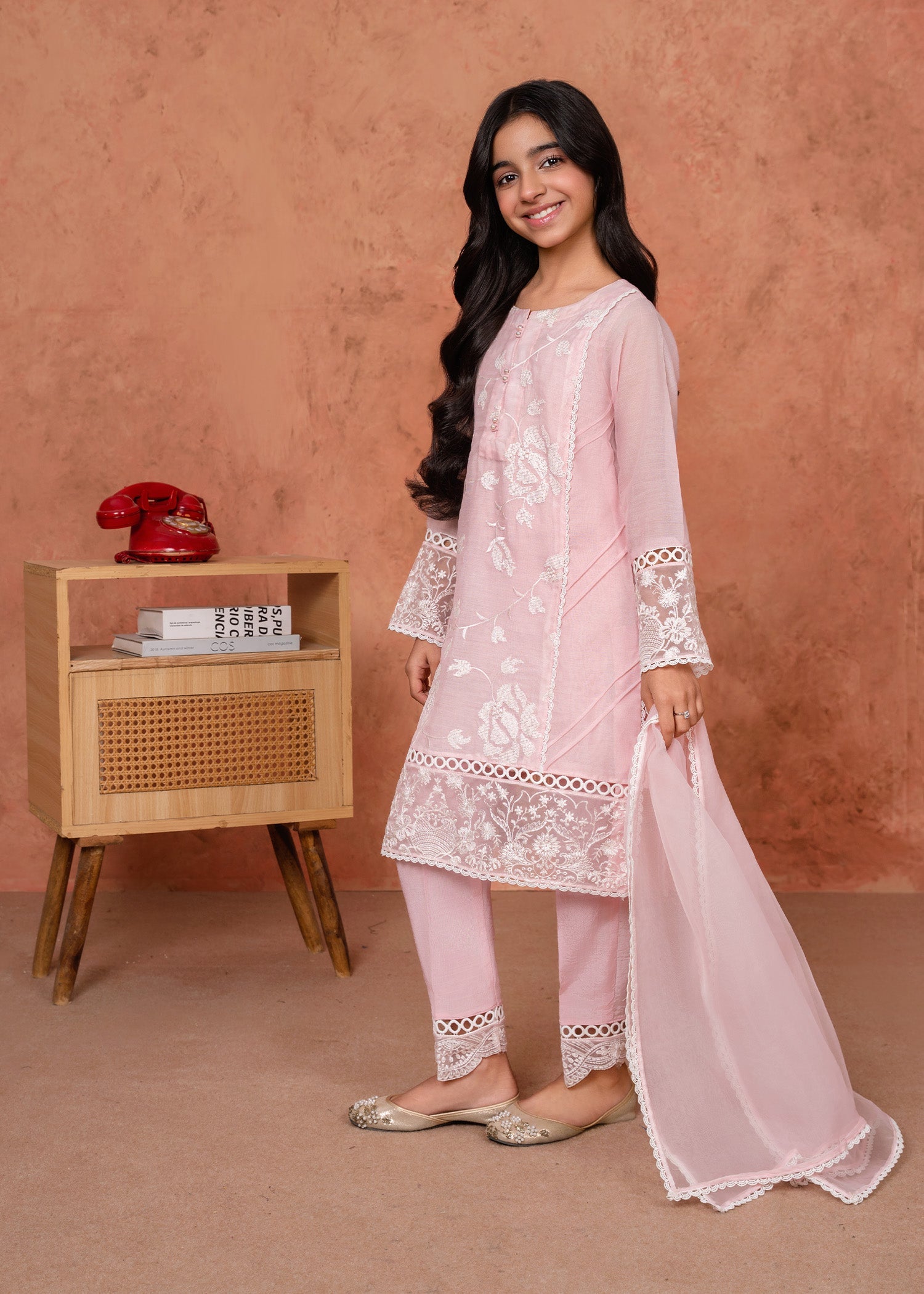 Pakistani Designer Baby Pink Cotton Silk Salwar Kameez Online in KSA Riyadh Saudi Arabia Oman Bahrain Qatar