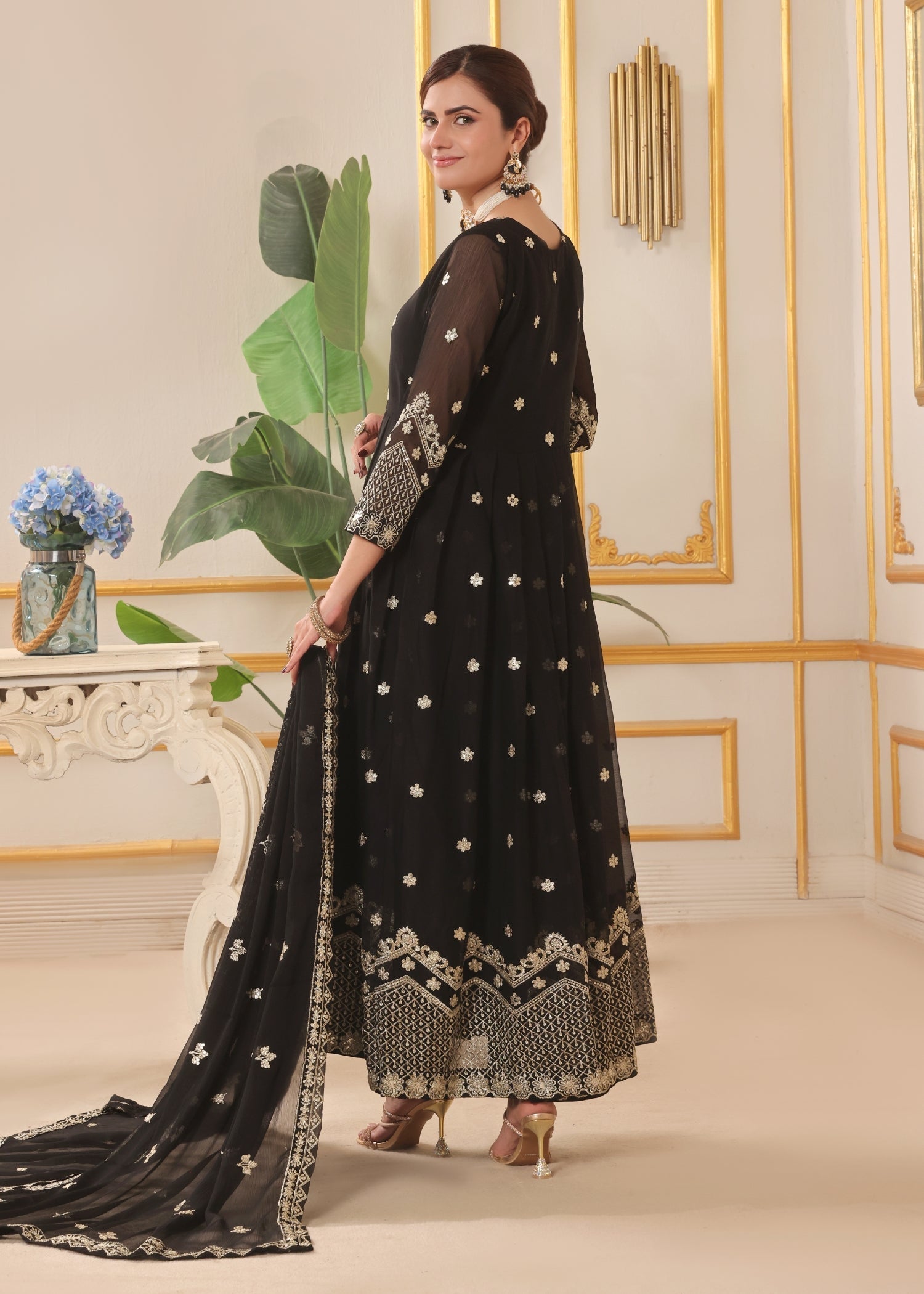 Pakistani Designer Black Chiffon Salwar Kameez Online in KSA Riyadh Saudi Arabia Oman Bahrain Qatar