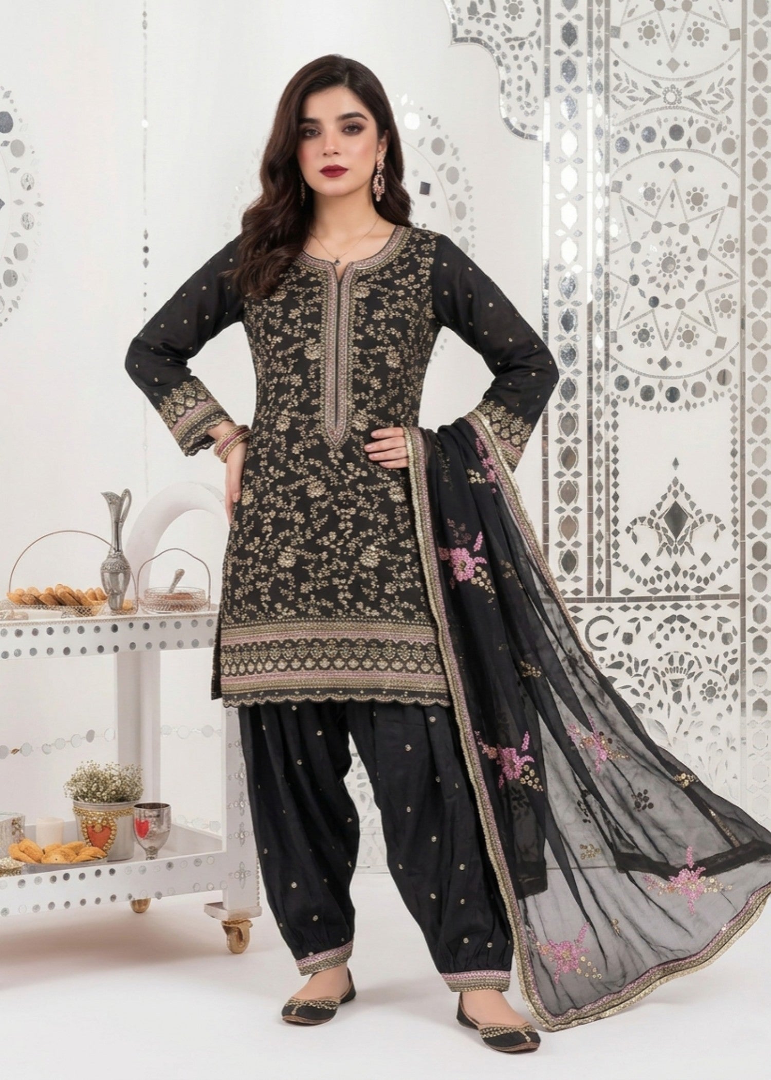 Pakistani Designer Black Chiffon Salwar Kameez Online in KSA Riyadh Saudi Arabia Oman Bahrain Qatar