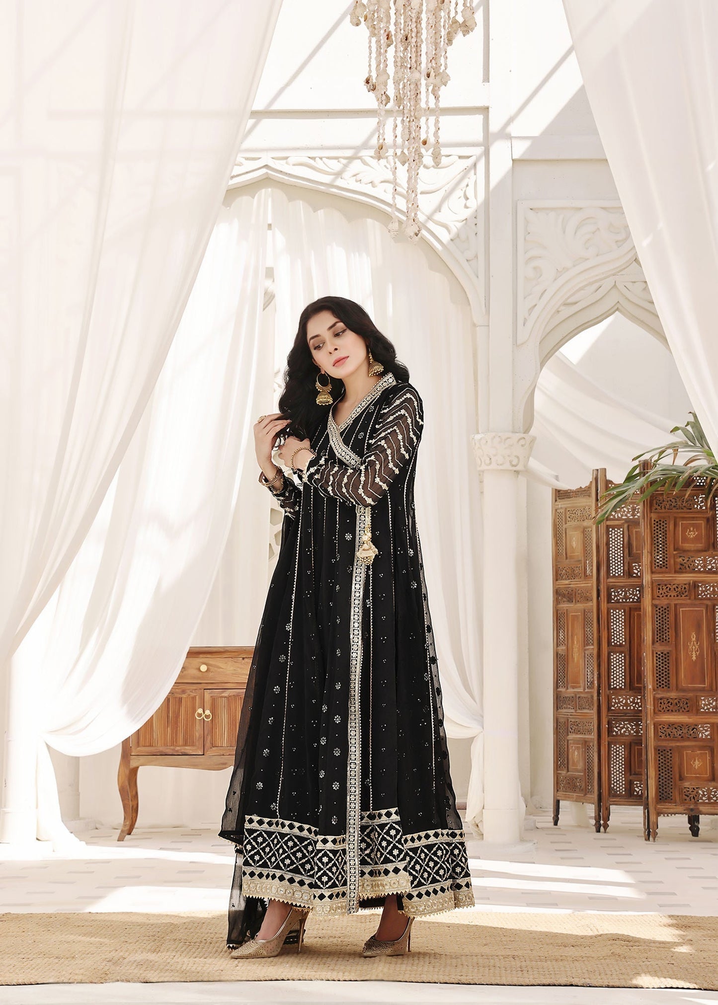 Pakistani Designer Black Chiffon Salwar Kameez Online in KSA Riyadh Saudi Arabia Oman Bahrain Qatar