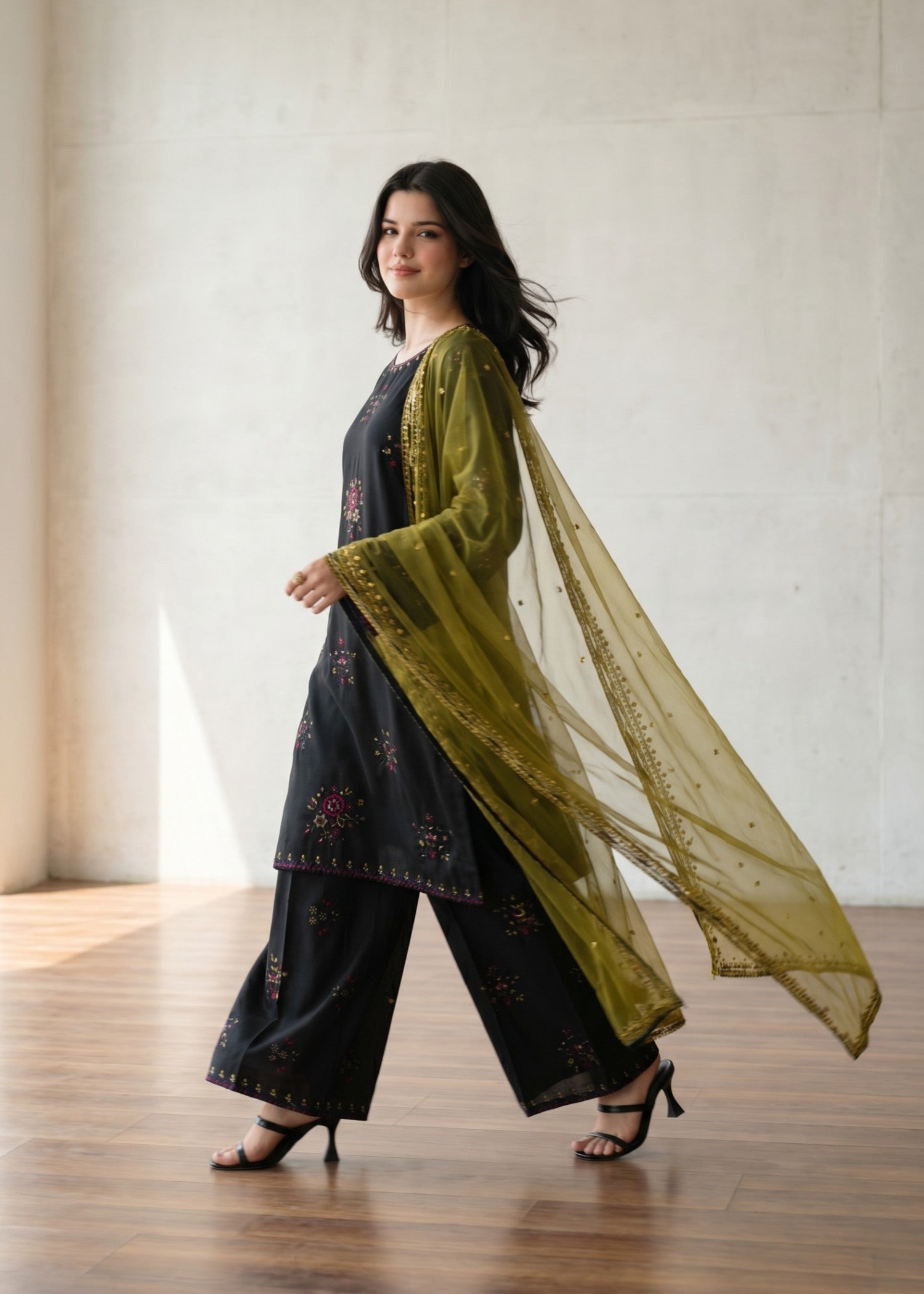 Pakistani Designer Black Cotton Salwar Kameez Online in KSA Riyadh Saudi Arabia Oman Bahrain Qatar