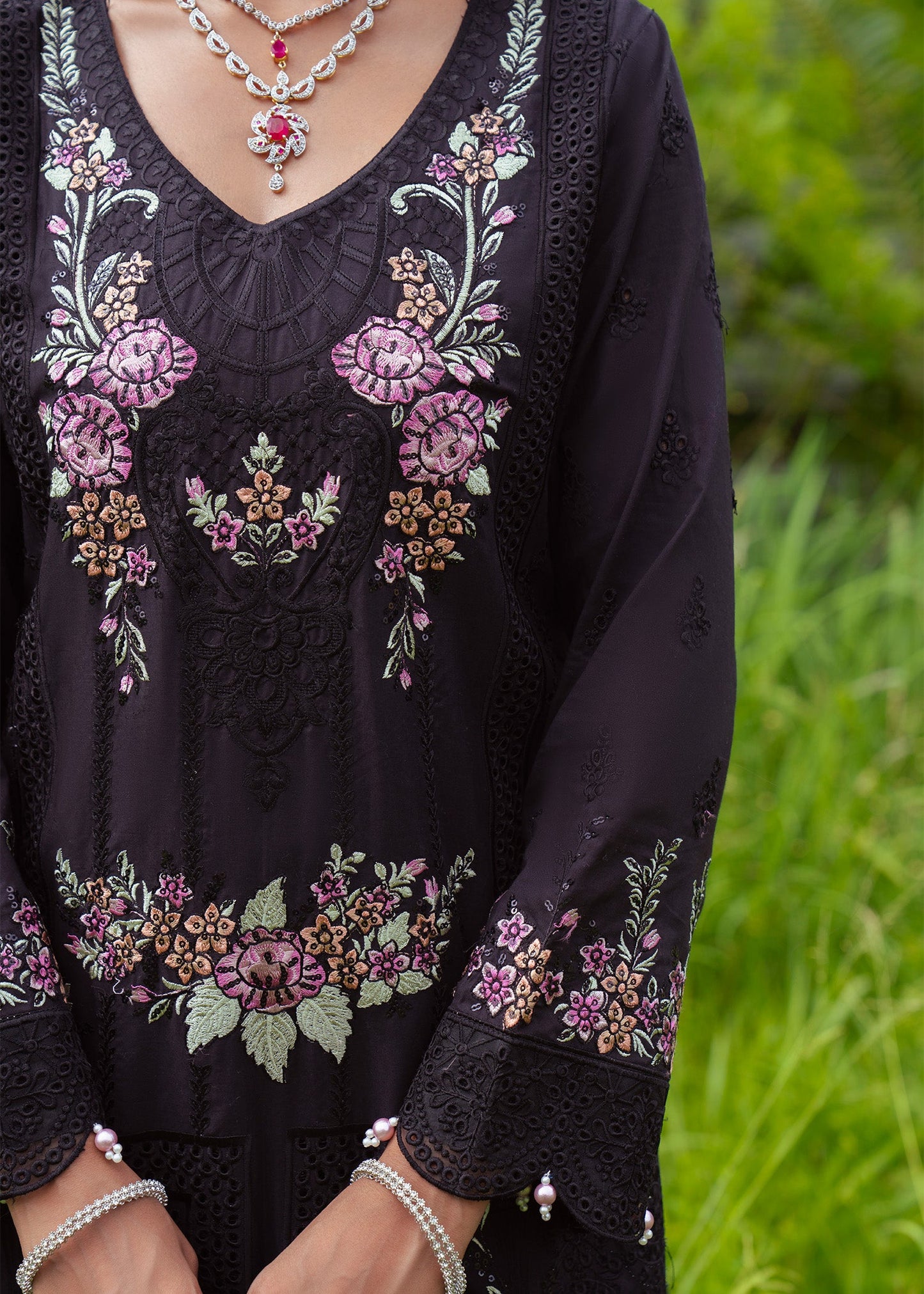 Pakistani Designer Black Embroidered Cambric Suit Online in KSA Riyadh Saudi Arabia Oman Bahrain Qatar