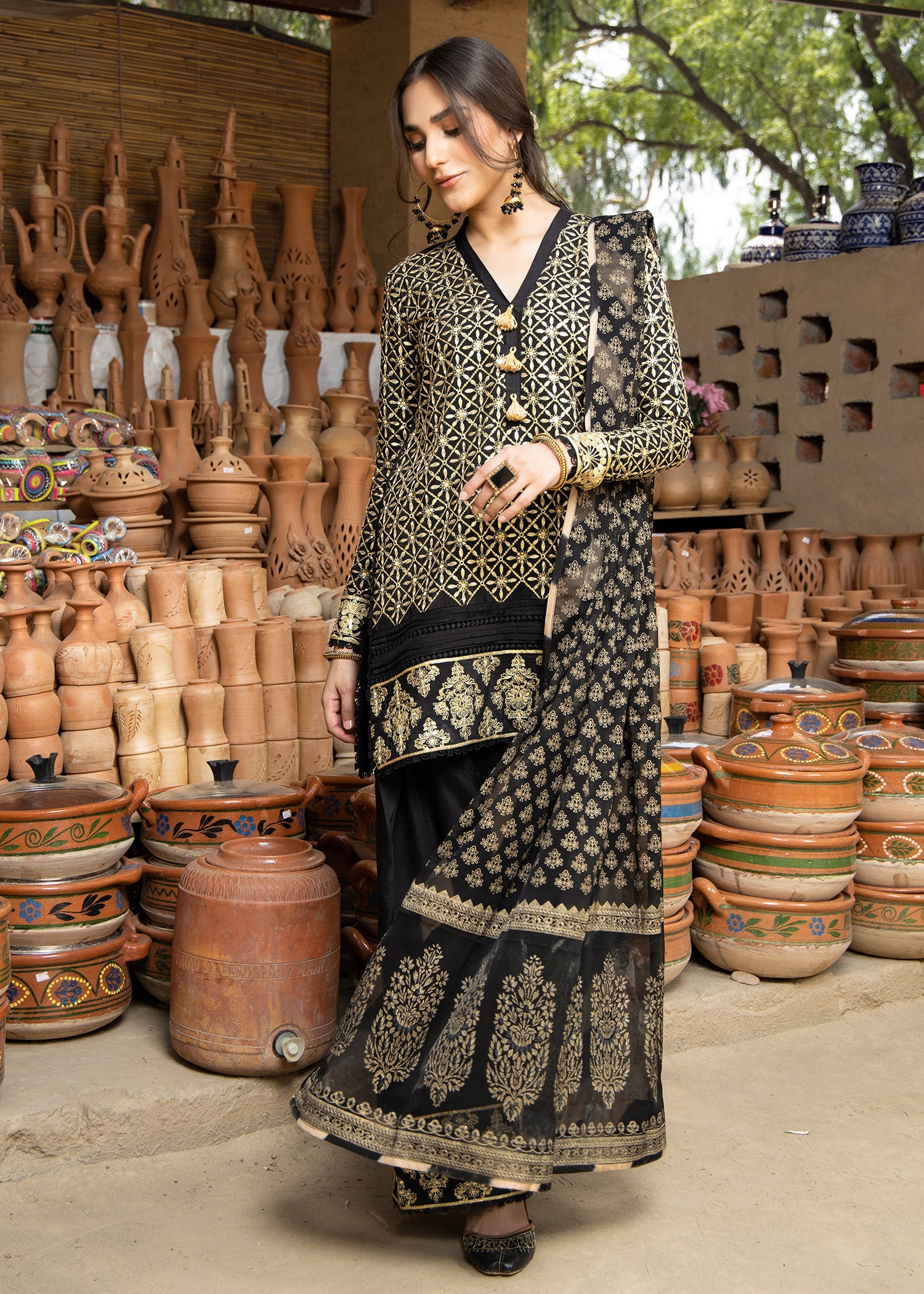 Pakistani Designer Black Embroidered Farshi Shalwar Kameez Online in KSA Riyadh Saudi Arabia Oman Bahrain Qatar