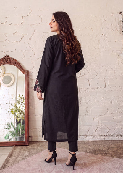 Pakistani Designer Black Embroidered Lawn Salwar Kameez Online in KSA Riyadh Saudi Arabia Oman Bahrain Qatar