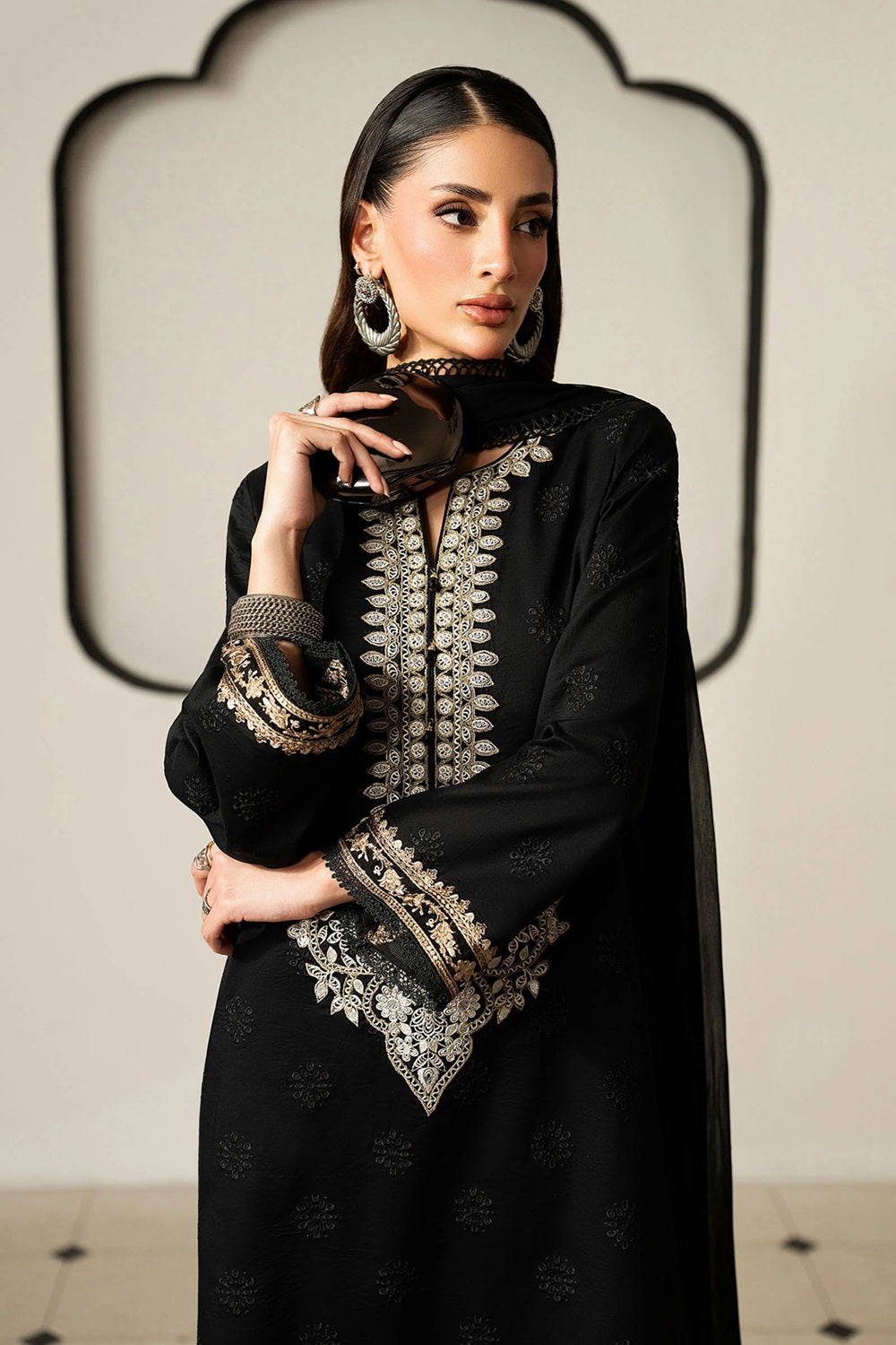 Pakistani Designer Black Embroidered Lawn Salwar Kameez Online in KSA Riyadh Saudi Arabia Oman Bahrain Qatar