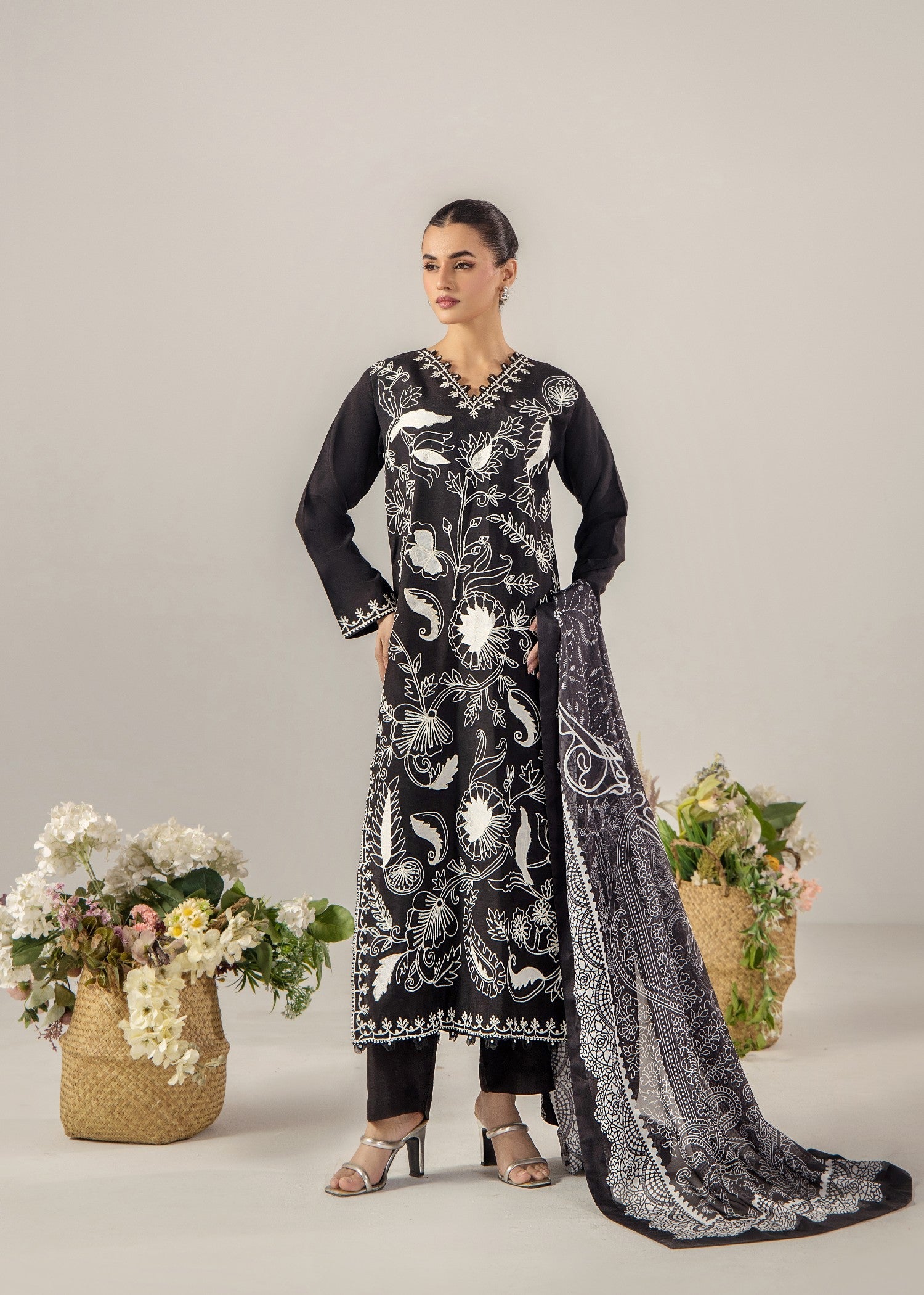 Pakistani Designer Black Embroidered Lawn Salwar Kameez Online in KSA Riyadh Saudi Arabia Oman Bahrain Qatar