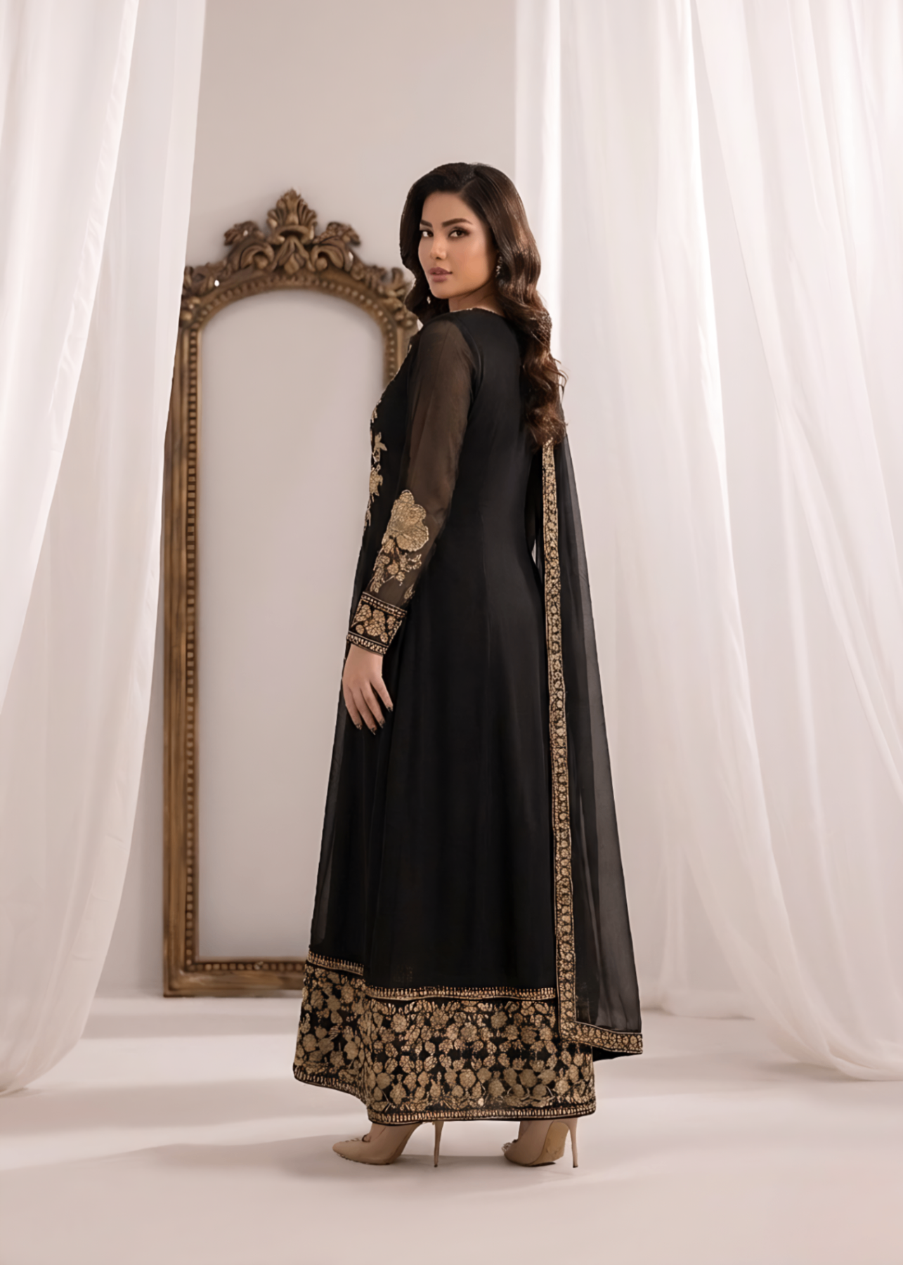 Pakistani Designer Black Embroidered Partywear Salwar Kameez Online in KSA Riyadh Saudi Arabia Oman Bahrain Qatar