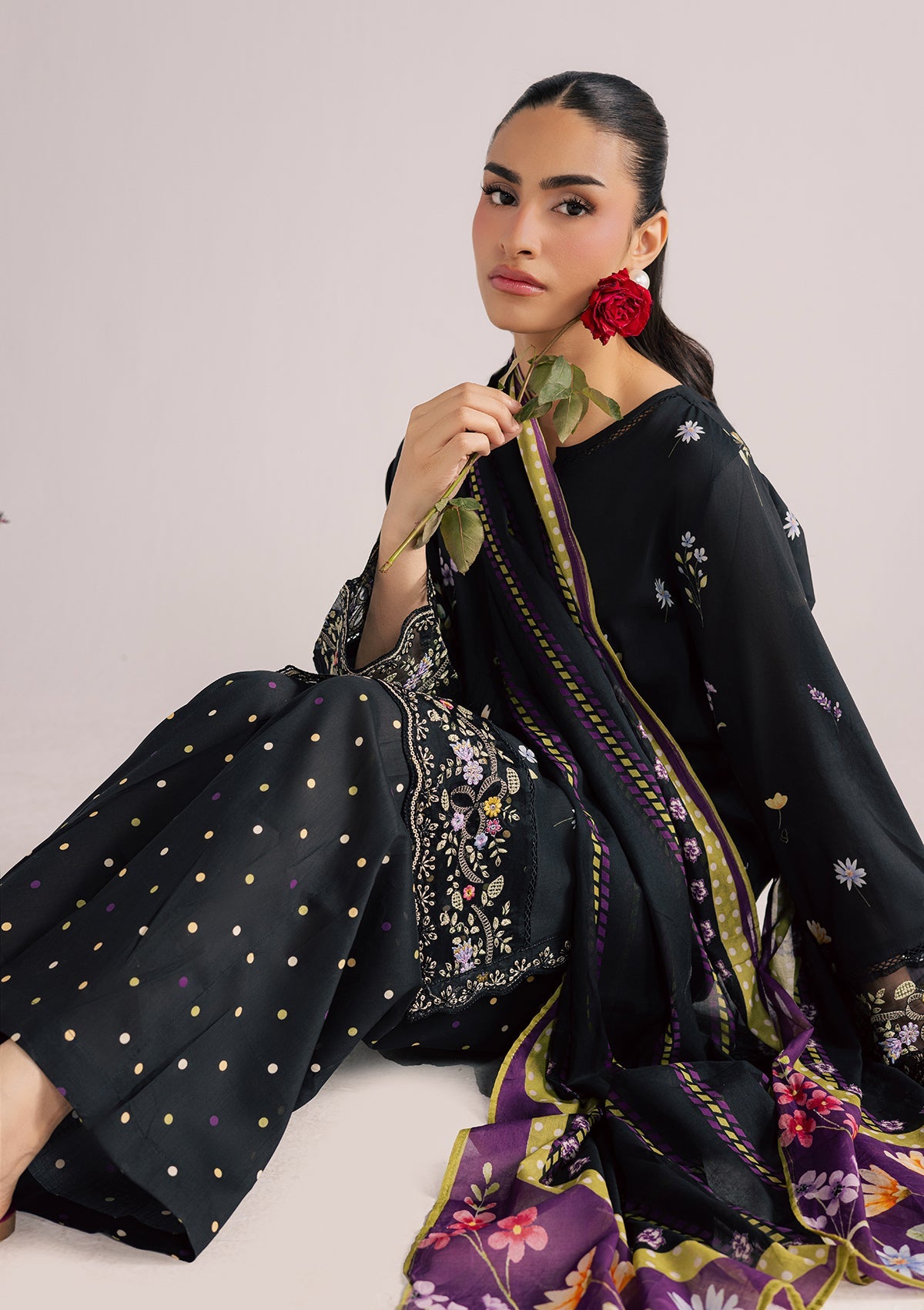 Pakistani Designer Black Lawn Salwar Kameez Online in KSA Riyadh Saudi Arabia Oman Bahrain Qatar