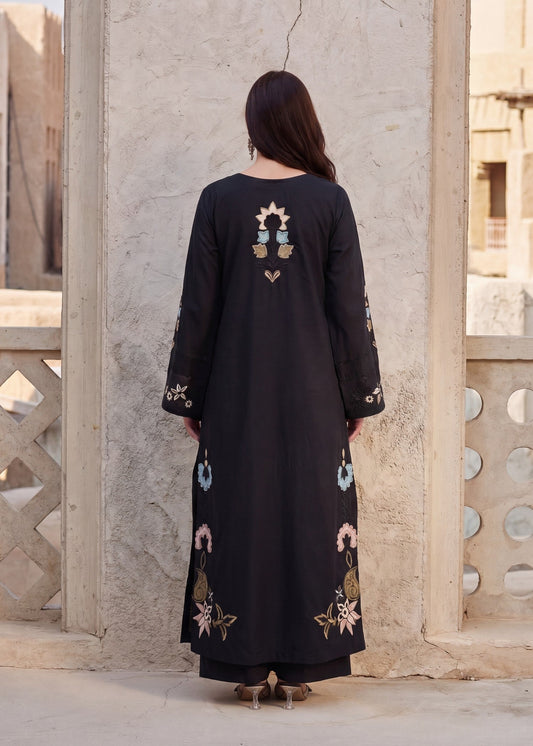 Pakistani Designer Black Lawn Salwar Kameez Online in KSA Riyadh Saudi Arabia Oman Bahrain Qatar