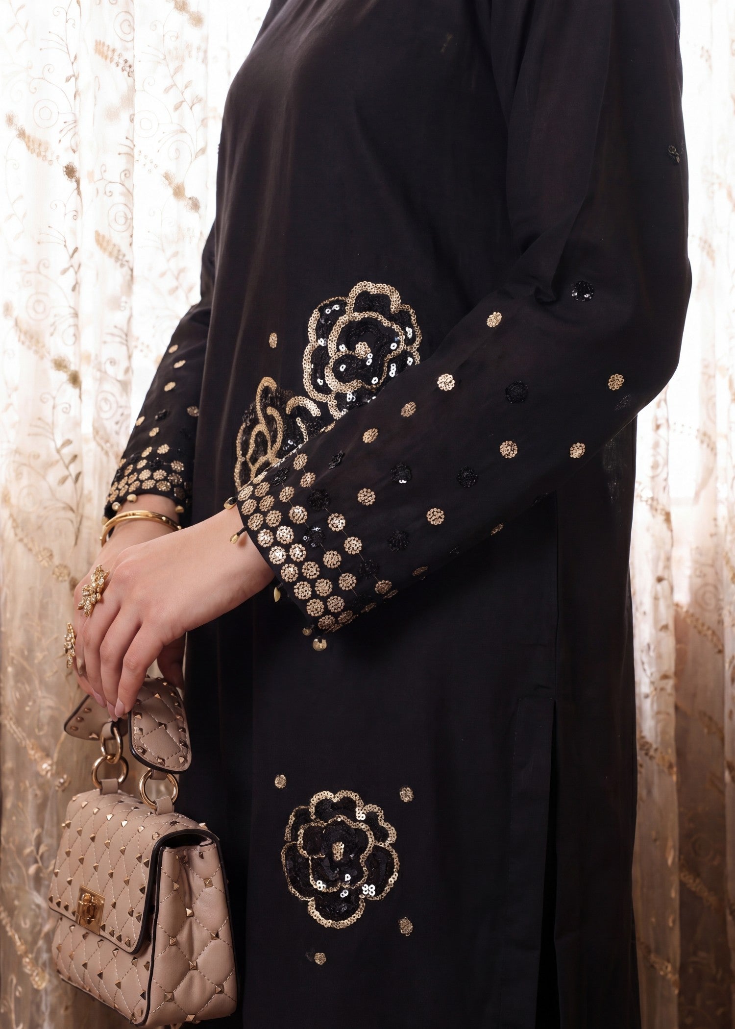 Pakistani Designer Black Lawn Salwar Kameez Online in KSA Riyadh Saudi Arabia Oman Bahrain Qatar