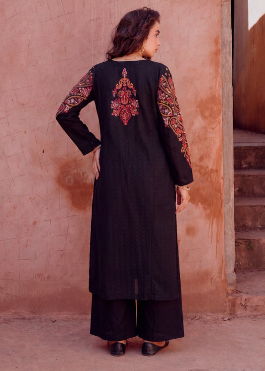Pakistani Designer Black Lawn Salwar Kameez Online in KSA Riyadh Saudi Arabia Oman Bahrain Qatar