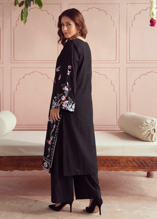 Pakistani Designer Black Lawn Suit Online in KSA Riyadh Saudi Arabia Oman Bahrain Qatar