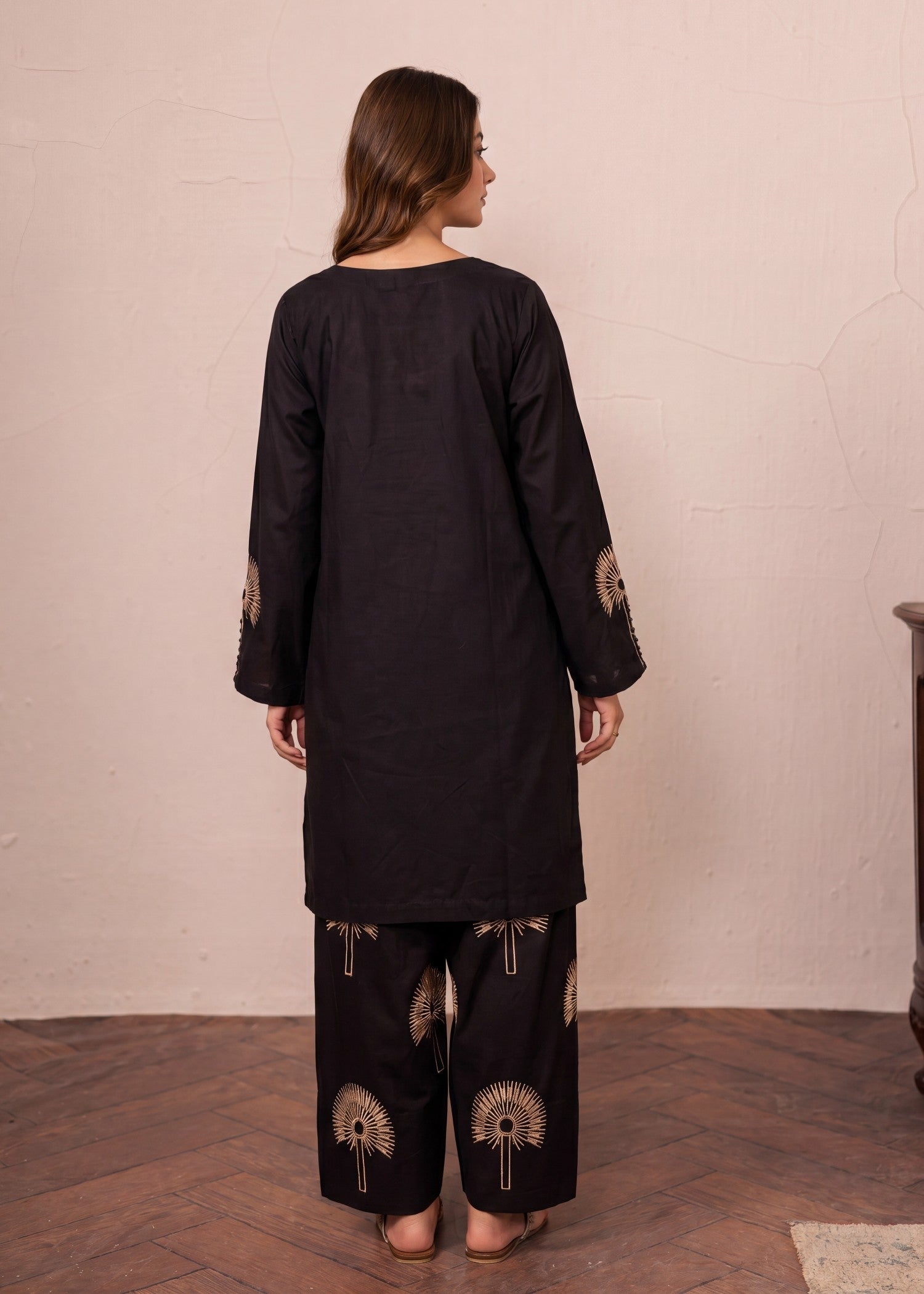 Pakistani Designer Black Lawn Suit Online in KSA Riyadh Saudi Arabia Oman Bahrain Qatar