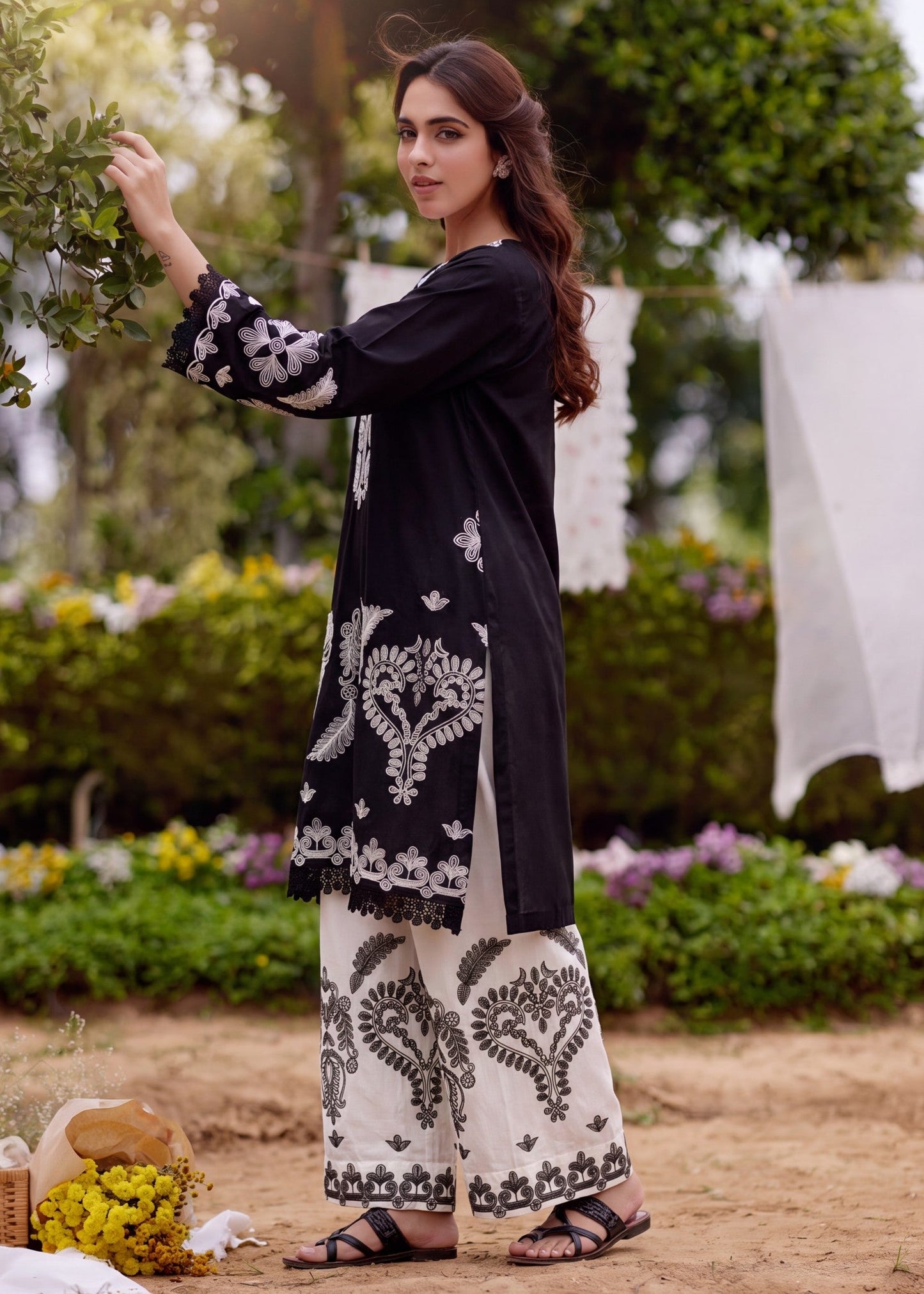 Pakistani Designer Black Lawn Suit Online in KSA Riyadh Saudi Arabia Oman Bahrain Qatar