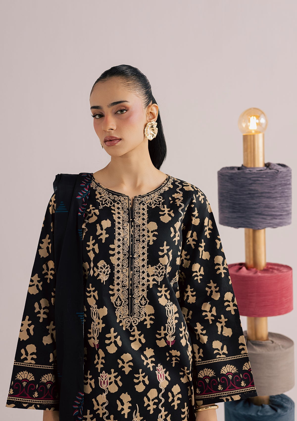 Pakistani Designer Black Lawn Suit Online in KSA Riyadh Saudi Arabia Oman Bahrain Qatar