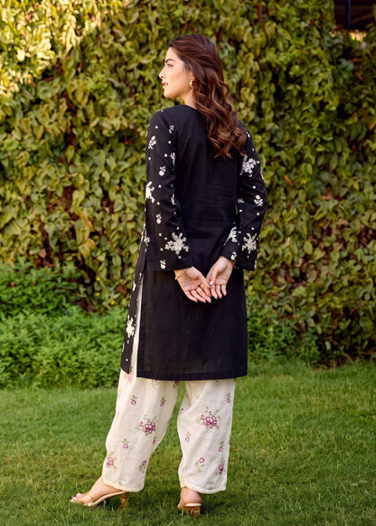 Pakistani Designer Black Lawn Suit Online in KSA Riyadh Saudi Arabia Oman Bahrain Qatar