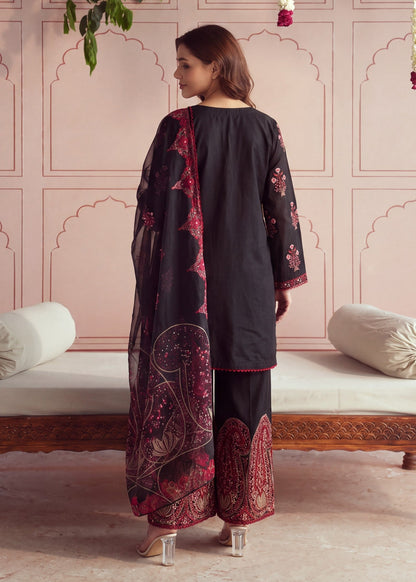 Pakistani Designer Black Lawn Suit Online in KSA Riyadh Saudi Arabia Oman Bahrain Qatar