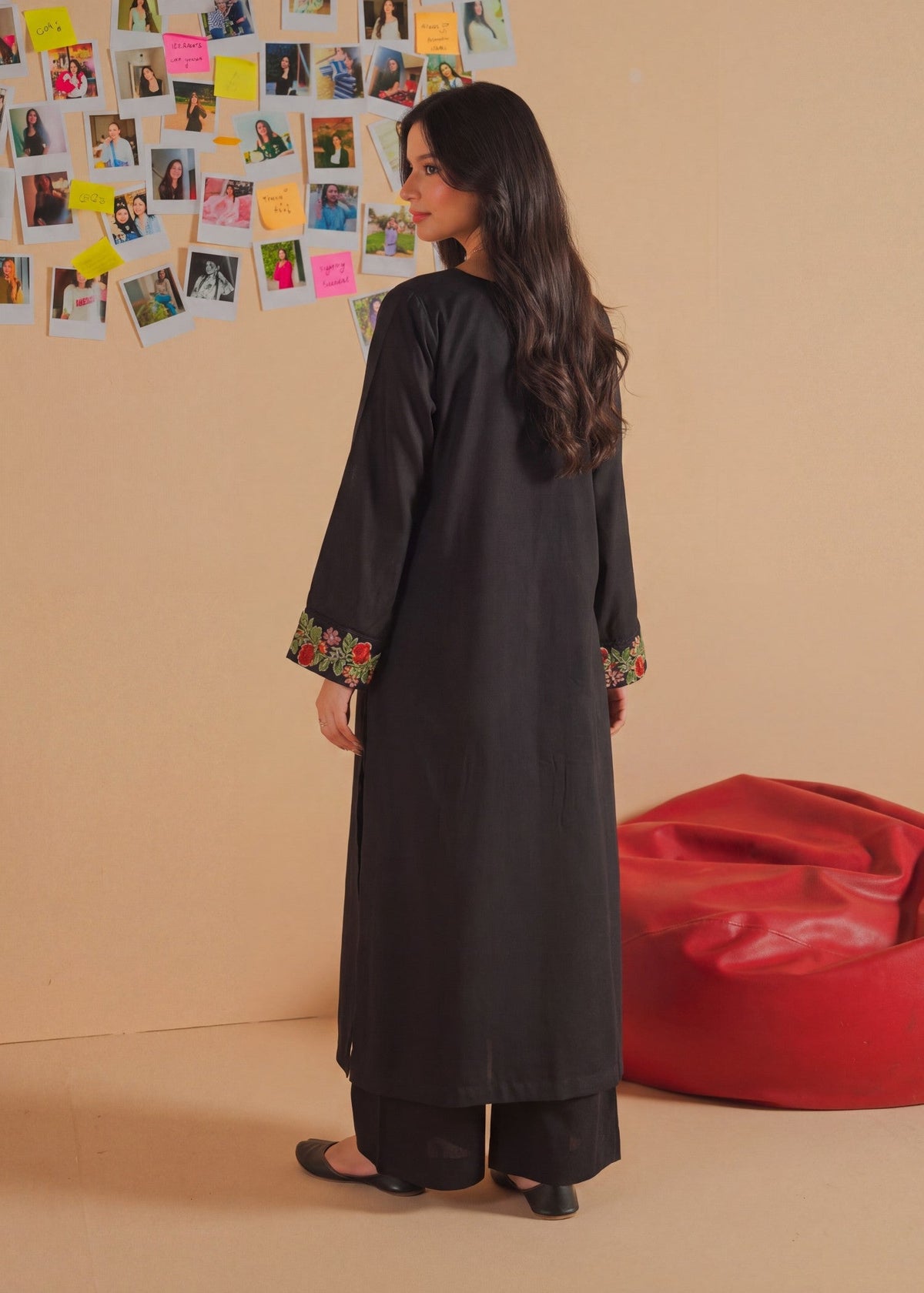 Pakistani Designer Black Lawn Suit Online in KSA Riyadh Saudi Arabia Oman Bahrain Qatar