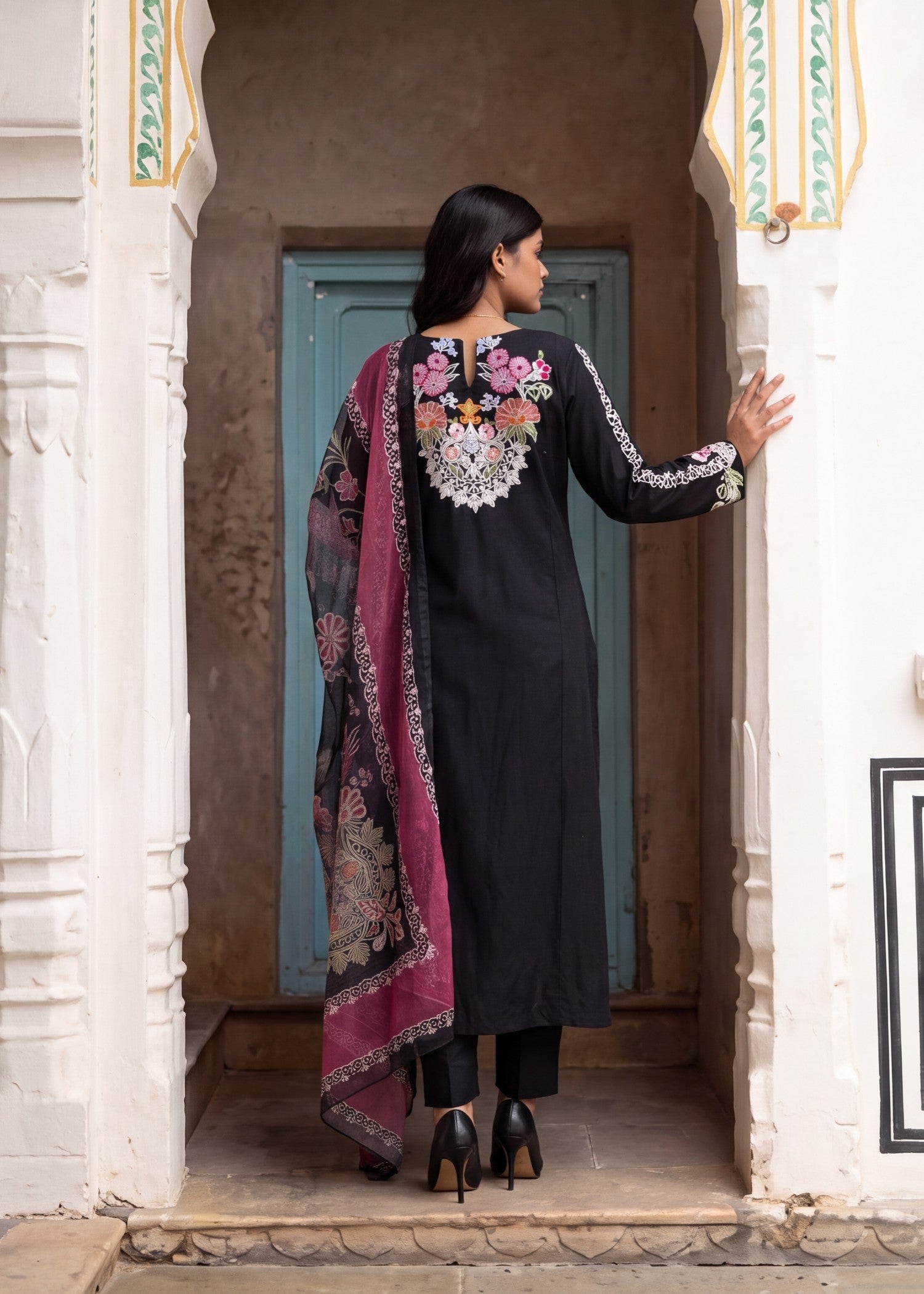 Pakistani Designer Black Lawn Suit Online in KSA Riyadh Saudi Arabia Oman Bahrain Qatar