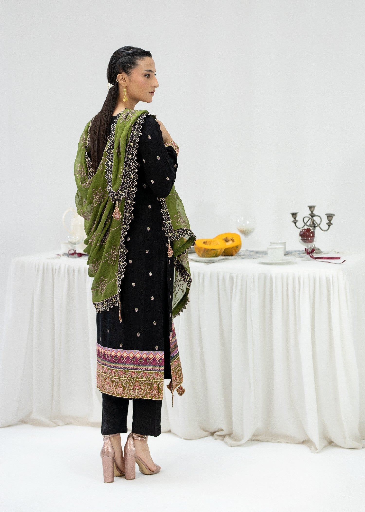 Pakistani Designer Black Silk Salwar Kameez Online in KSA Riyadh Saudi Arabia Oman Bahrain Qatar