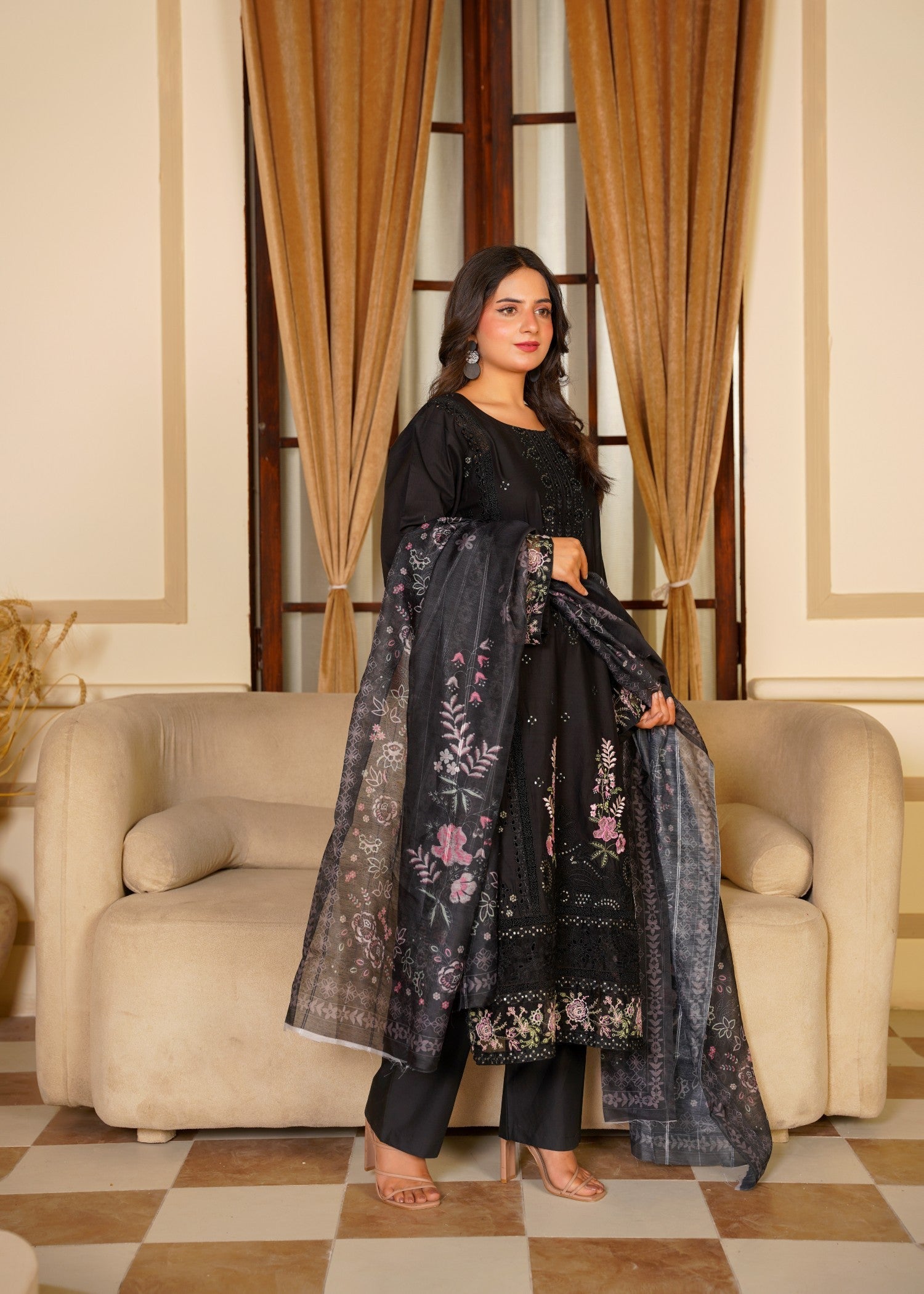 Pakistani Designer Black Swiss Lawn Salwar Suit Online in KSA Riyadh Saudi Arabia Oman Bahrain Qatar