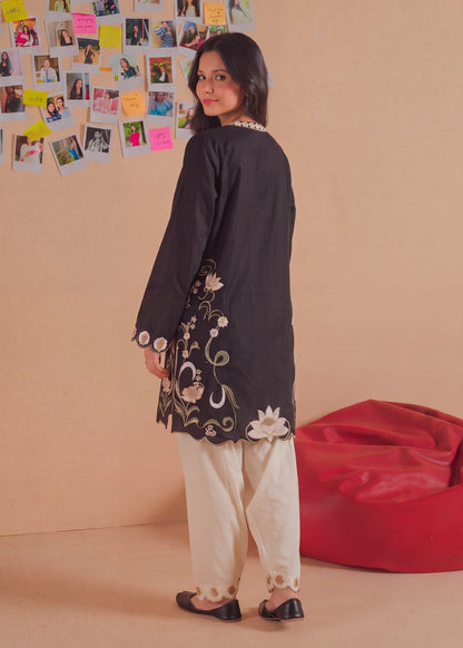 Pakistani Designer Black Textured Lawn Suit Online in KSA Riyadh Saudi Arabia Oman Bahrain Qatar