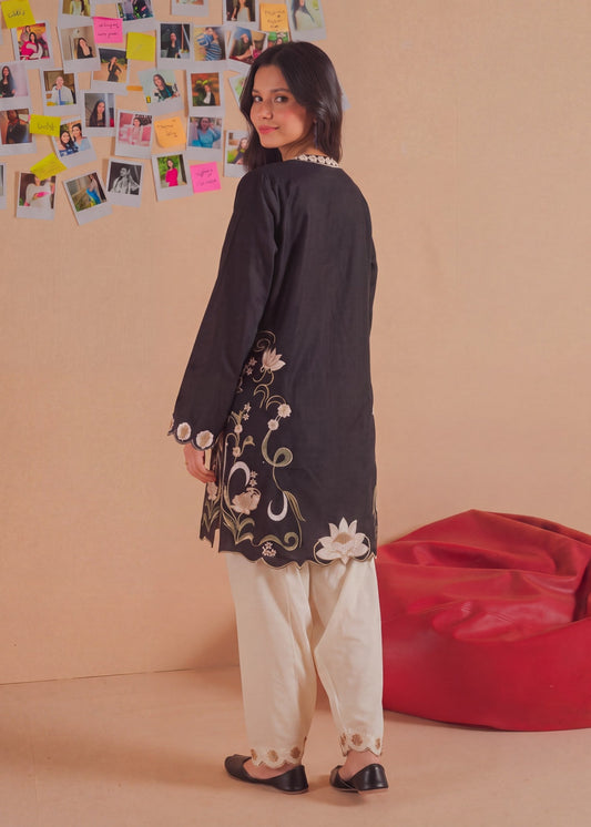 Pakistani Designer Black Textured Lawn Suit Online in KSA Riyadh Saudi Arabia Oman Bahrain Qatar