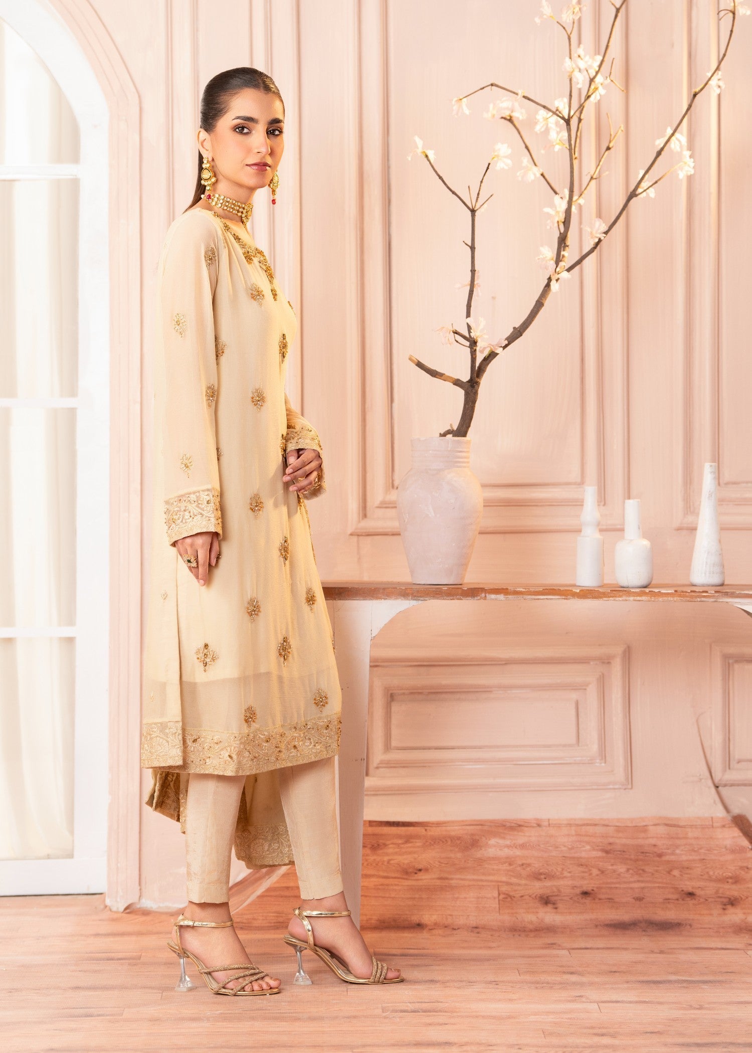 Pakistani Designer Cream Chiffon Raw Silk Salwar Kameez Online in KSA Riyadh Saudi Arabia Oman Bahrain Qatar