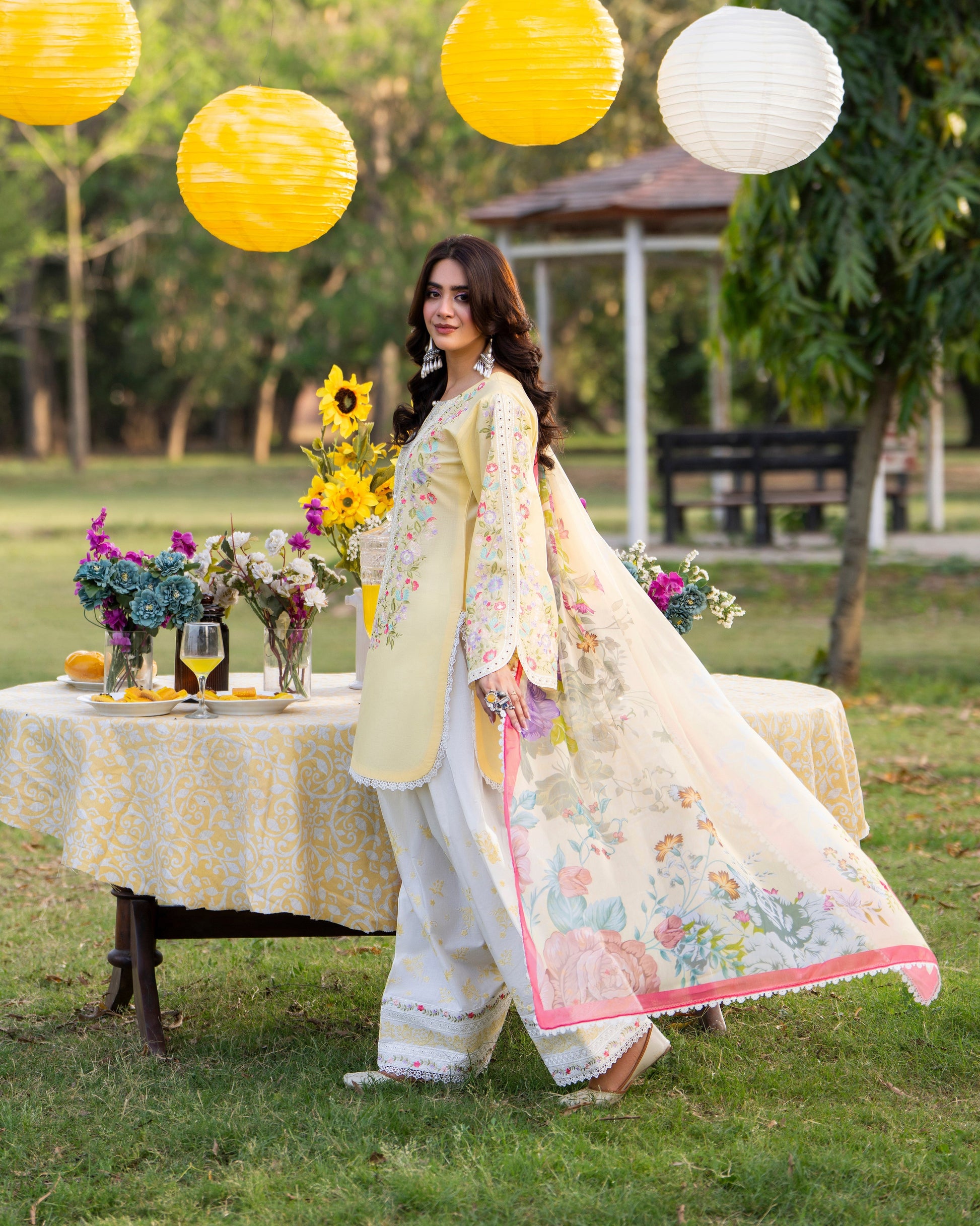 Pakistani Designer Cream Chiffon Salwar Kameez Online in KSA Riyadh Saudi Arabia Oman Bahrain Qatar