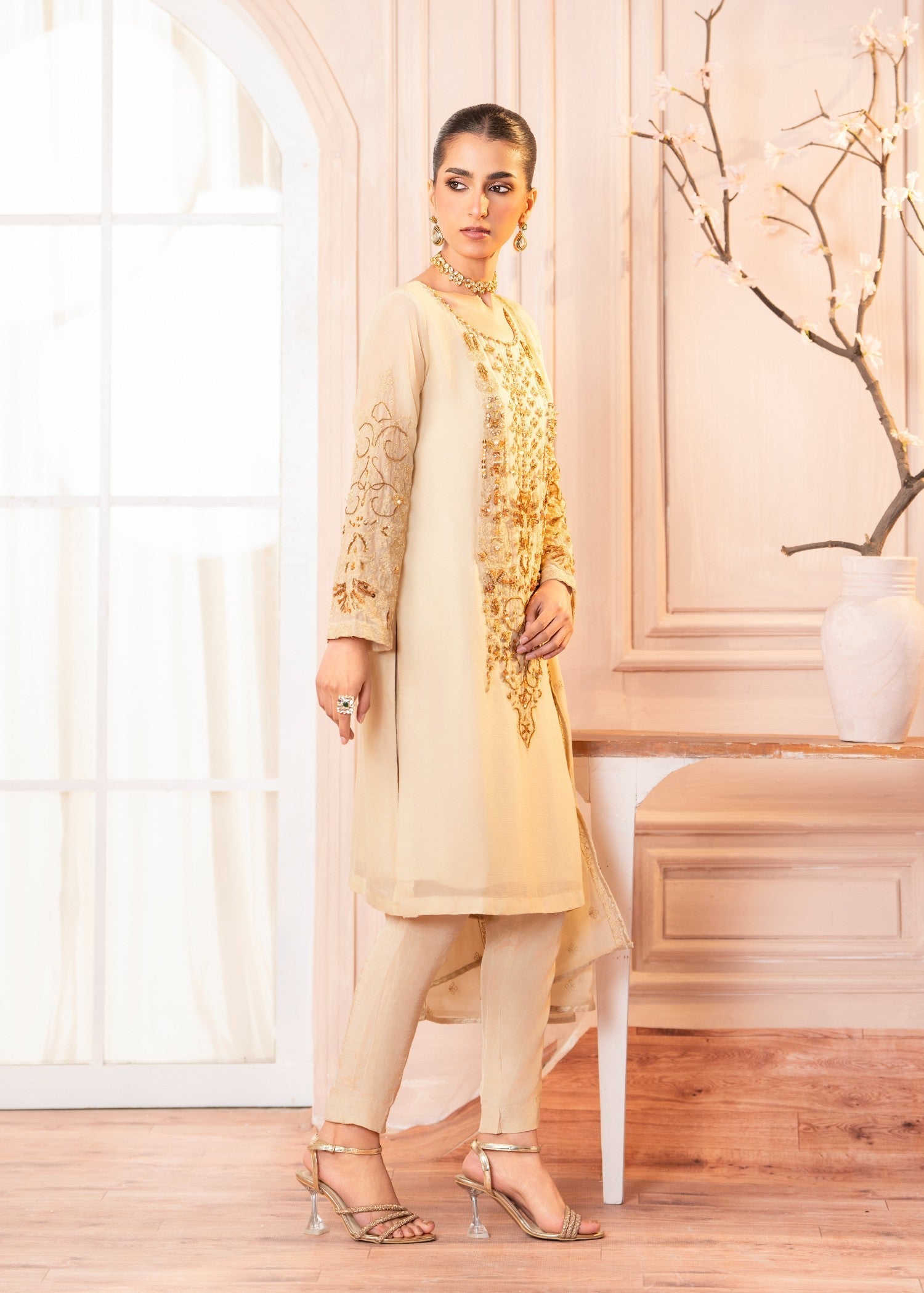 Pakistani Designer Cream Chiffon Salwar Kameez Online in KSA Riyadh Saudi Arabia Oman Bahrain Qatar
