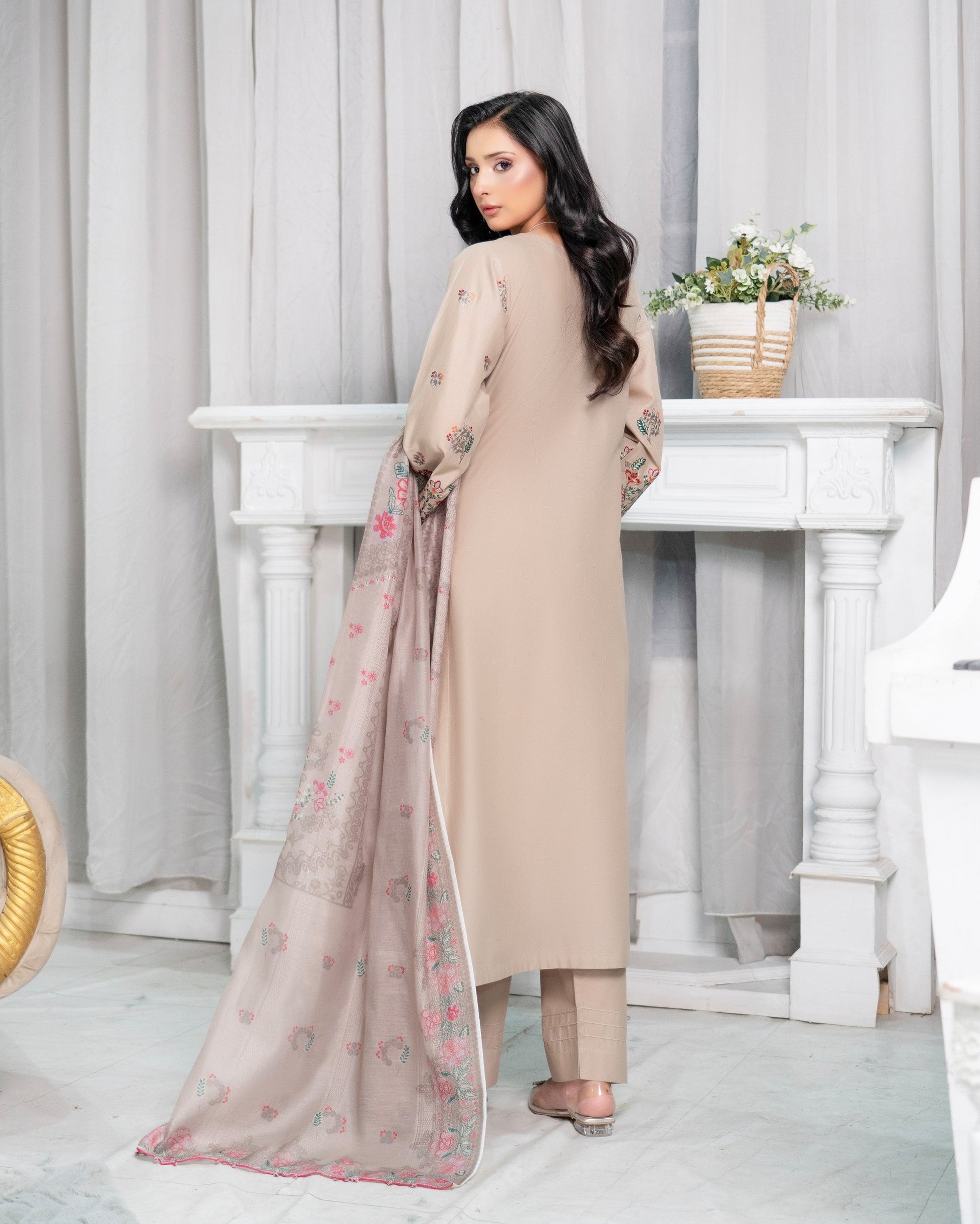 Pakistani Designer Embroidered Cotton Suit Online in KSA Riyadh Saudi Arabia Oman Bahrain Qatar