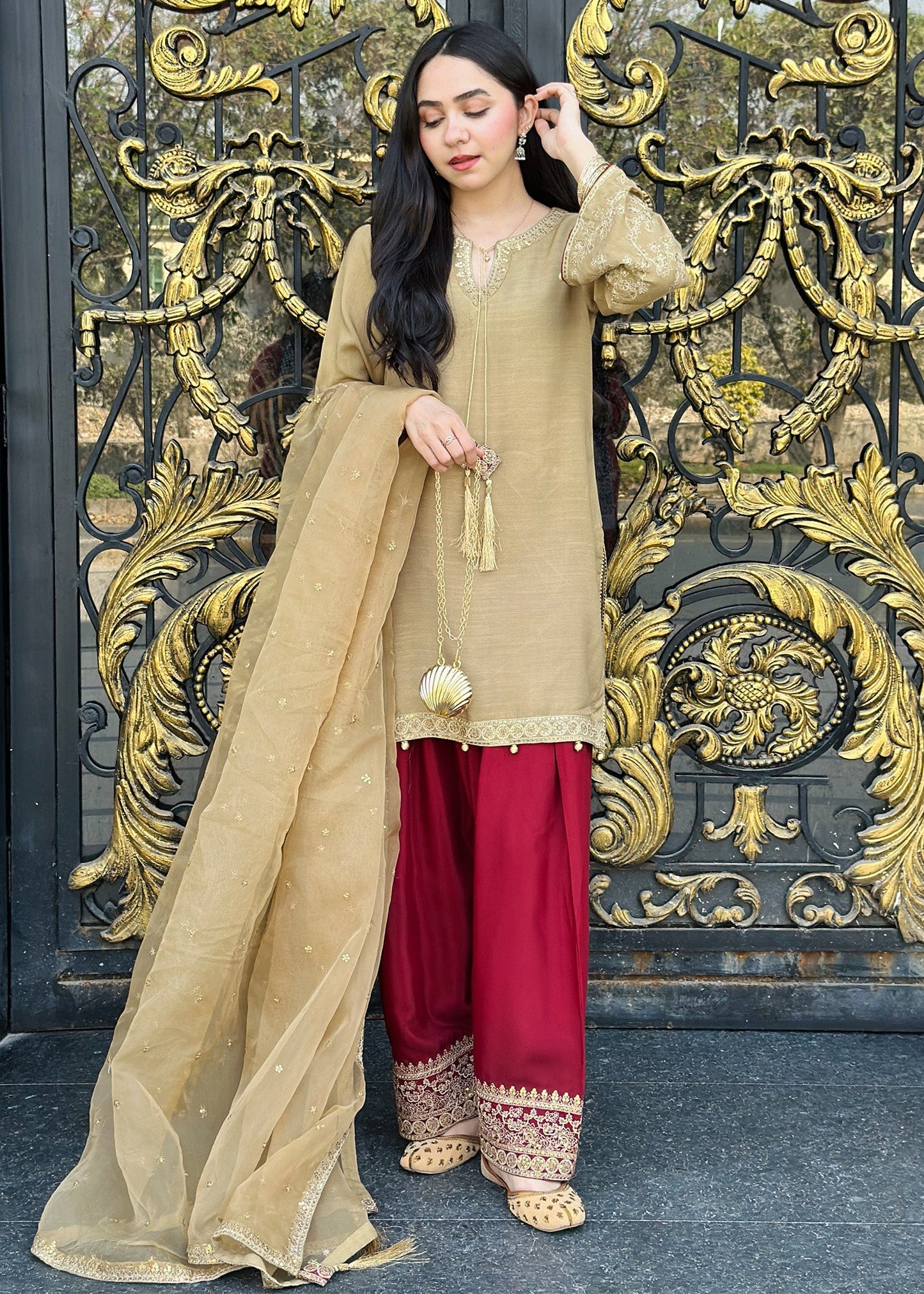 Pakistani Designer Embroidered Silk Farshi Shalwar Online in KSA Riyadh Saudi Arabia Oman Bahrain Qatar