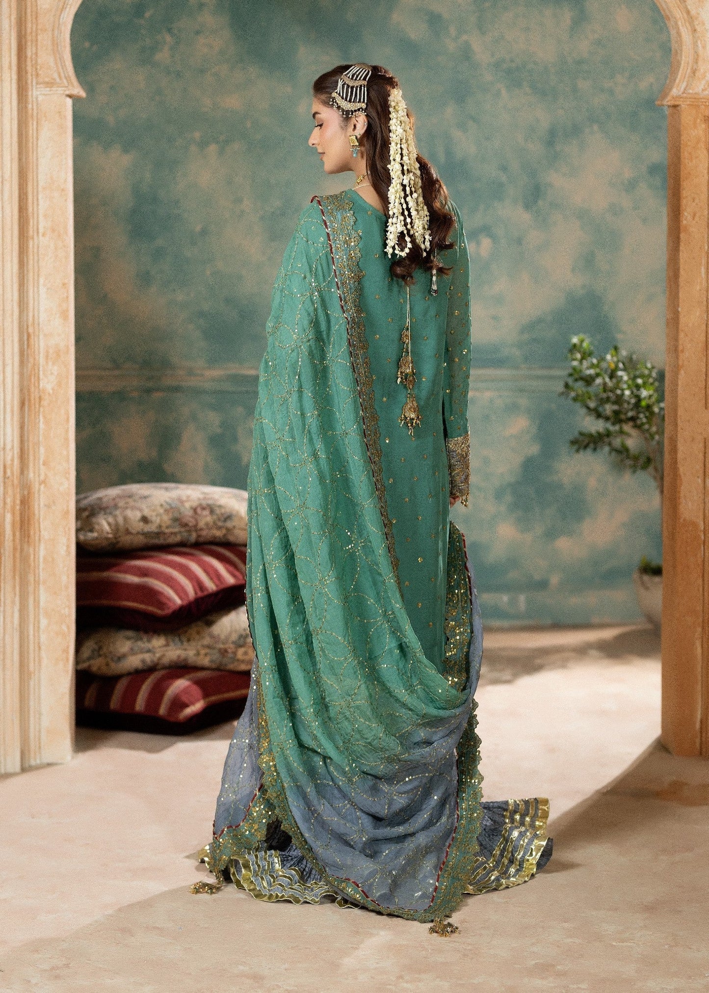 Pakistani Designer Green Chiffon Salwar Kameez Online in KSA Riyadh Saudi Arabia Oman Bahrain Qatar
