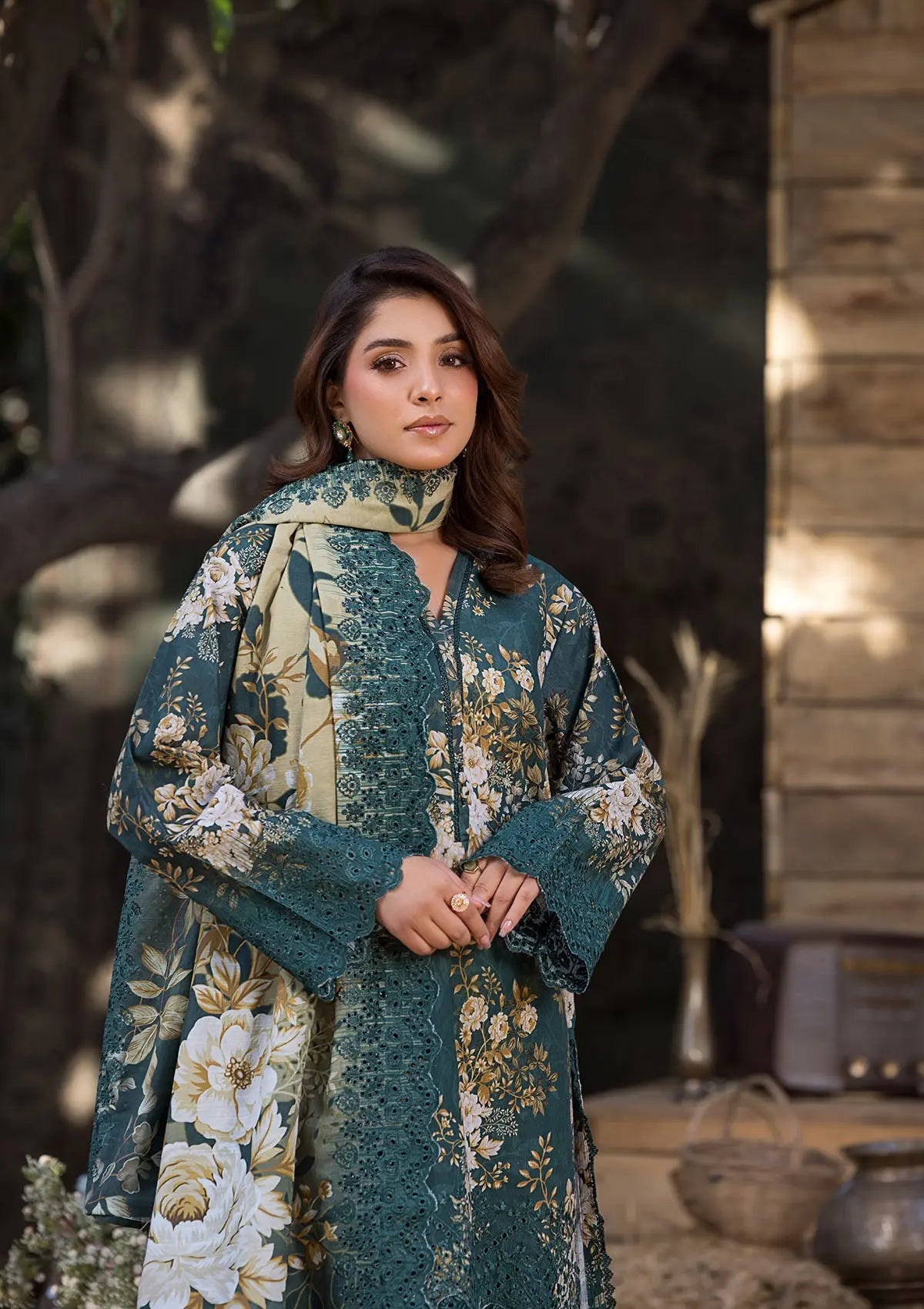 Pakistani Designer Green Lawn Shalwar Kameez Online in KSA Riyadh Saudi Arabia Oman Bahrain Qatar