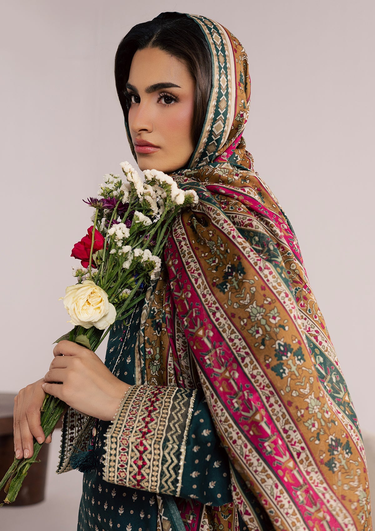 Pakistani Designer Green Lawn Suit Online in KSA Riyadh Saudi Arabia Oman Bahrain Qatar