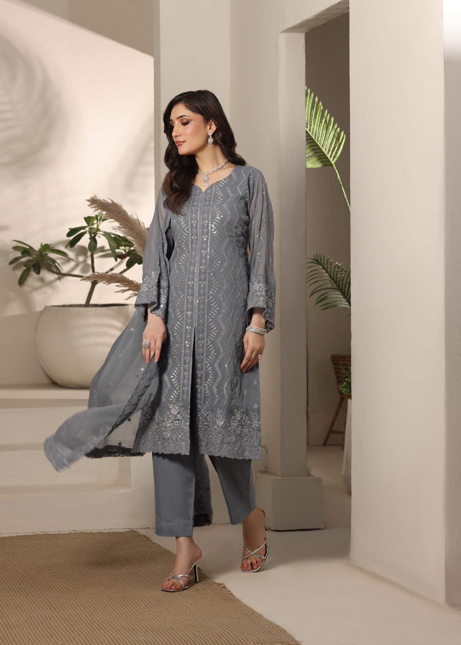 Pakistani Designer Grey Chiffon Salwar Kameez Online in KSA Riyadh Saudi Arabia Oman Bahrain Qatar