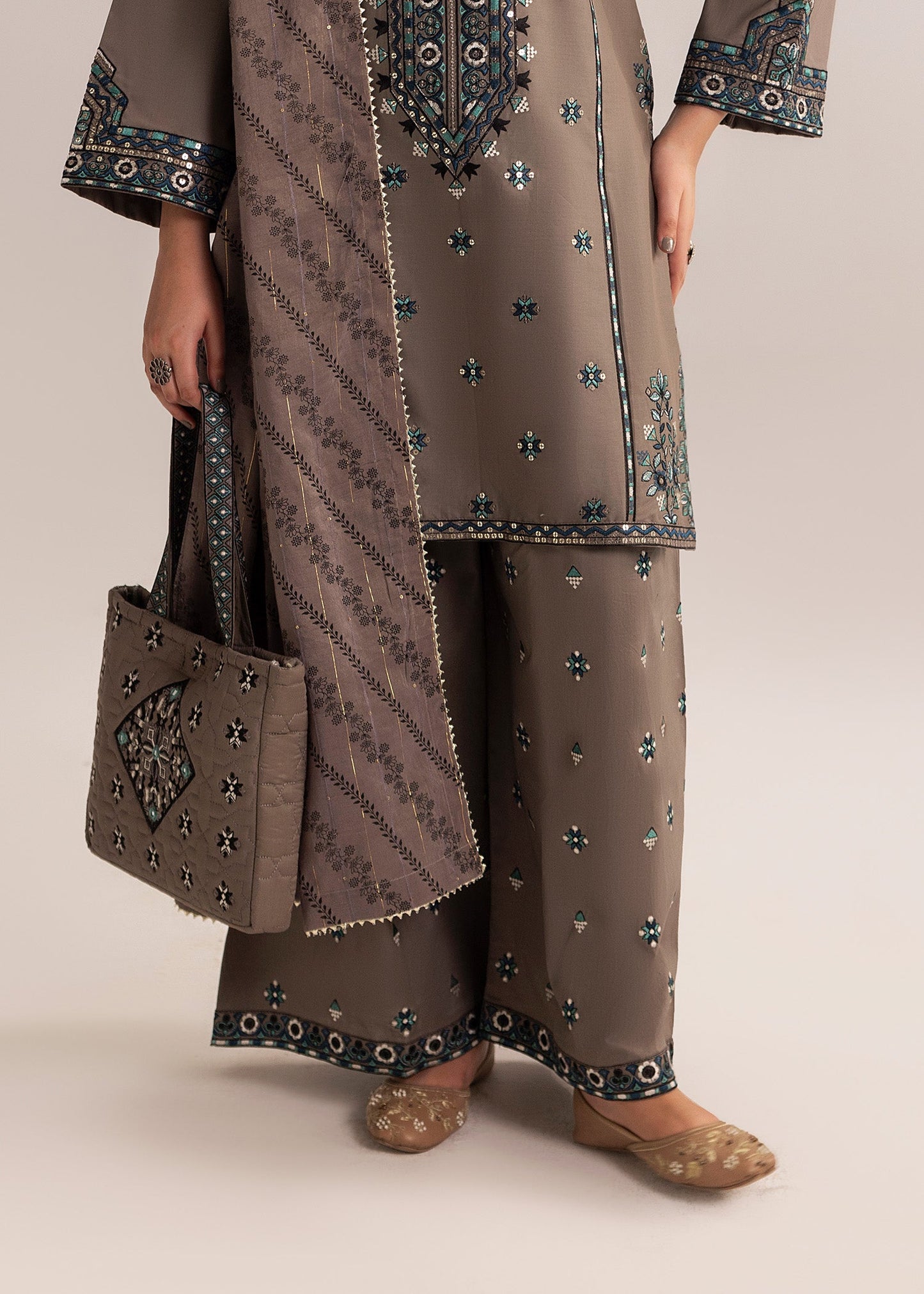 Pakistani Designer Grey Cotton Kurta Farshi Online in KSA Riyadh Saudi Arabia Oman Bahrain Qatar