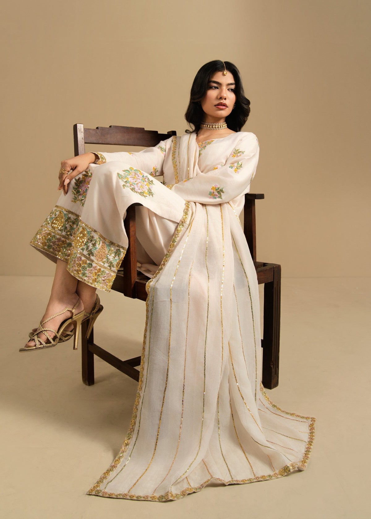Pakistani Designer Ivory Cotton Suit Online in KSA Riyadh Saudi Arabia Oman Bahrain Qatar