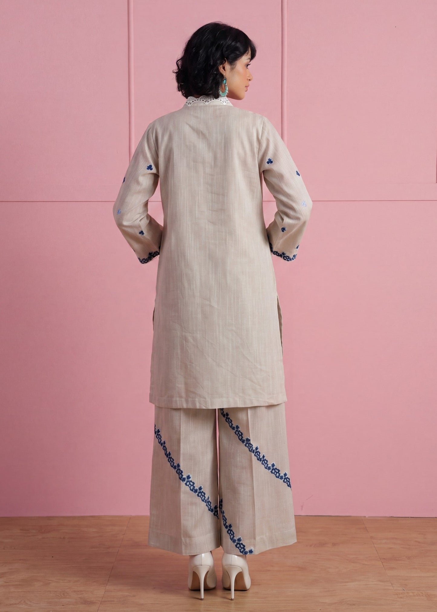 Pakistani Designer Ivory Khaddar Suit Online in KSA Riyadh Saudi Arabia Oman Bahrain Qatar