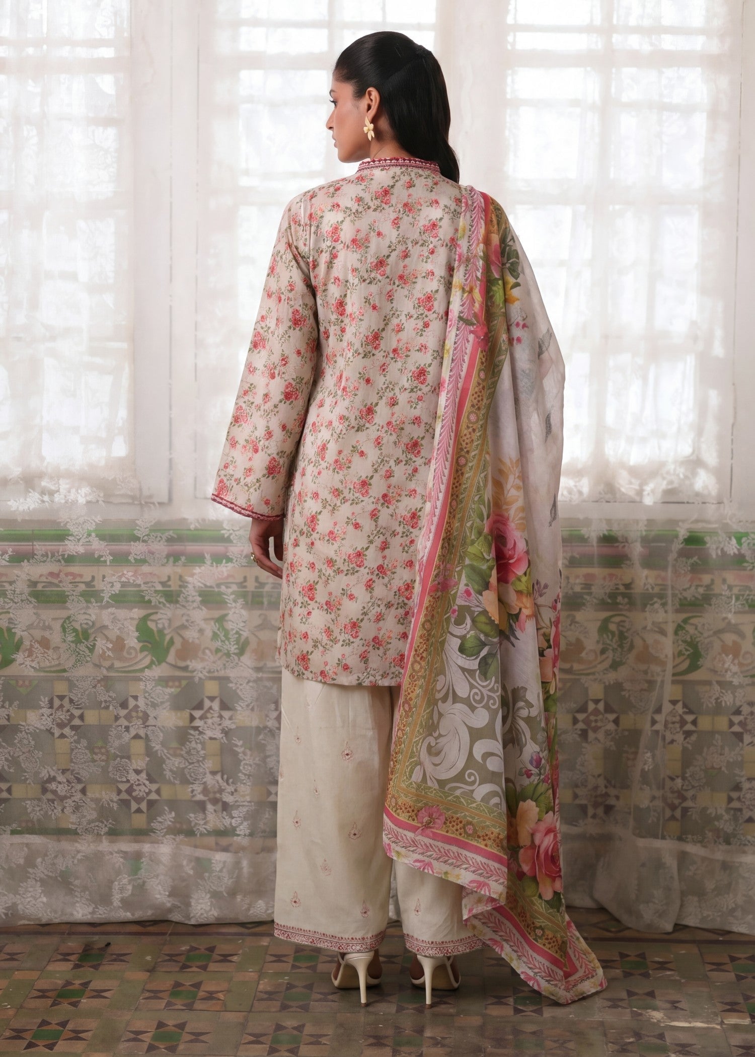 Pakistani Designer Ivory Lawn Suit Online in KSA Riyadh Saudi Arabia Oman Bahrain Qatar