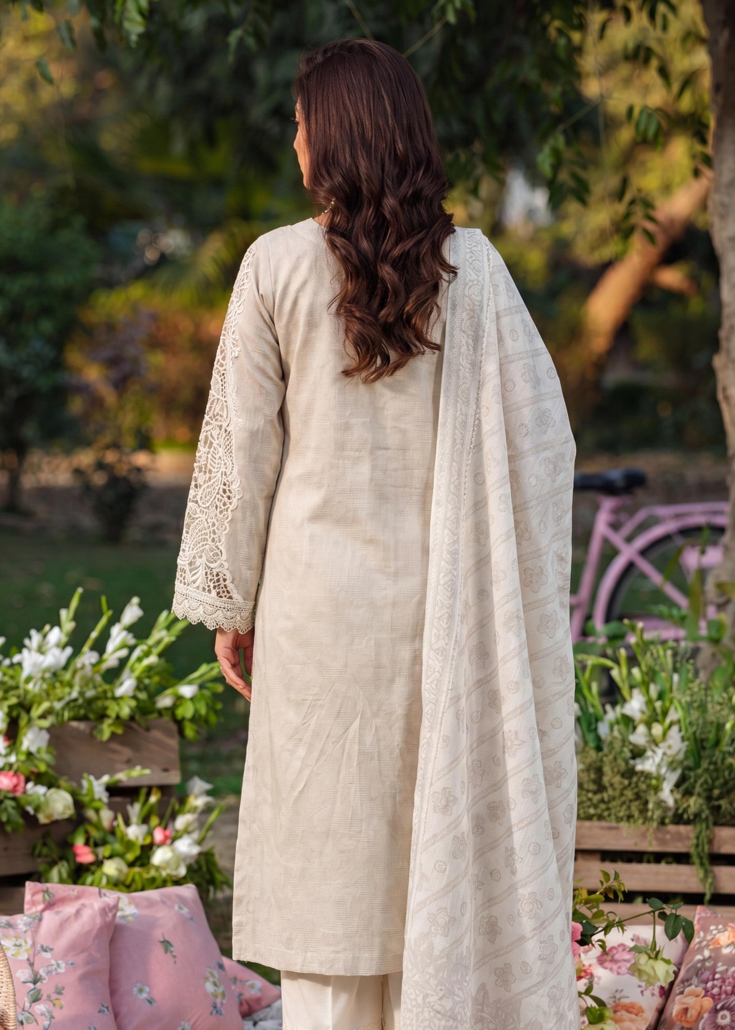 Pakistani Designer Ivory Lawn Suit Online in KSA Riyadh Saudi Arabia Oman Bahrain Qatar