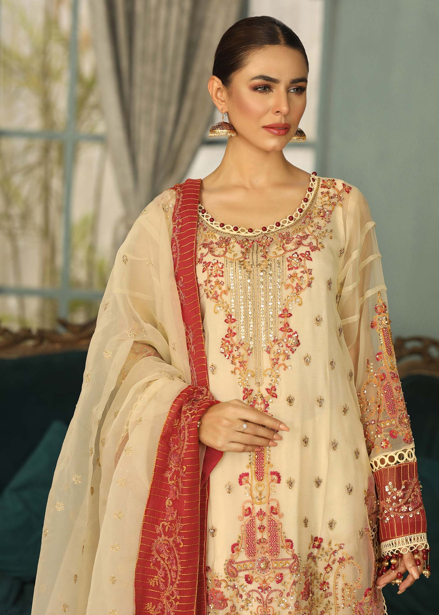 Pakistani Designer Ivory Organza Salwar Kameez Online in KSA Riyadh Saudi Arabia Oman Bahrain Qatar
