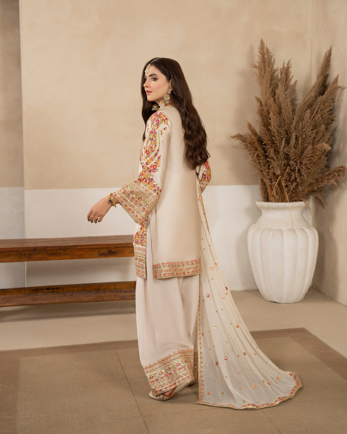 Pakistani Designer Ivory Silk Salwar Kameez Online in KSA Riyadh Saudi Arabia Oman Bahrain Qatar