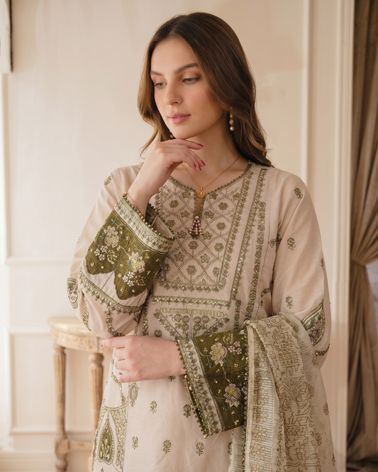 Pakistani Designer Lawn Suit with Dupatta Online in KSA Riyadh Saudi Arabia Oman Bahrain Qatar
