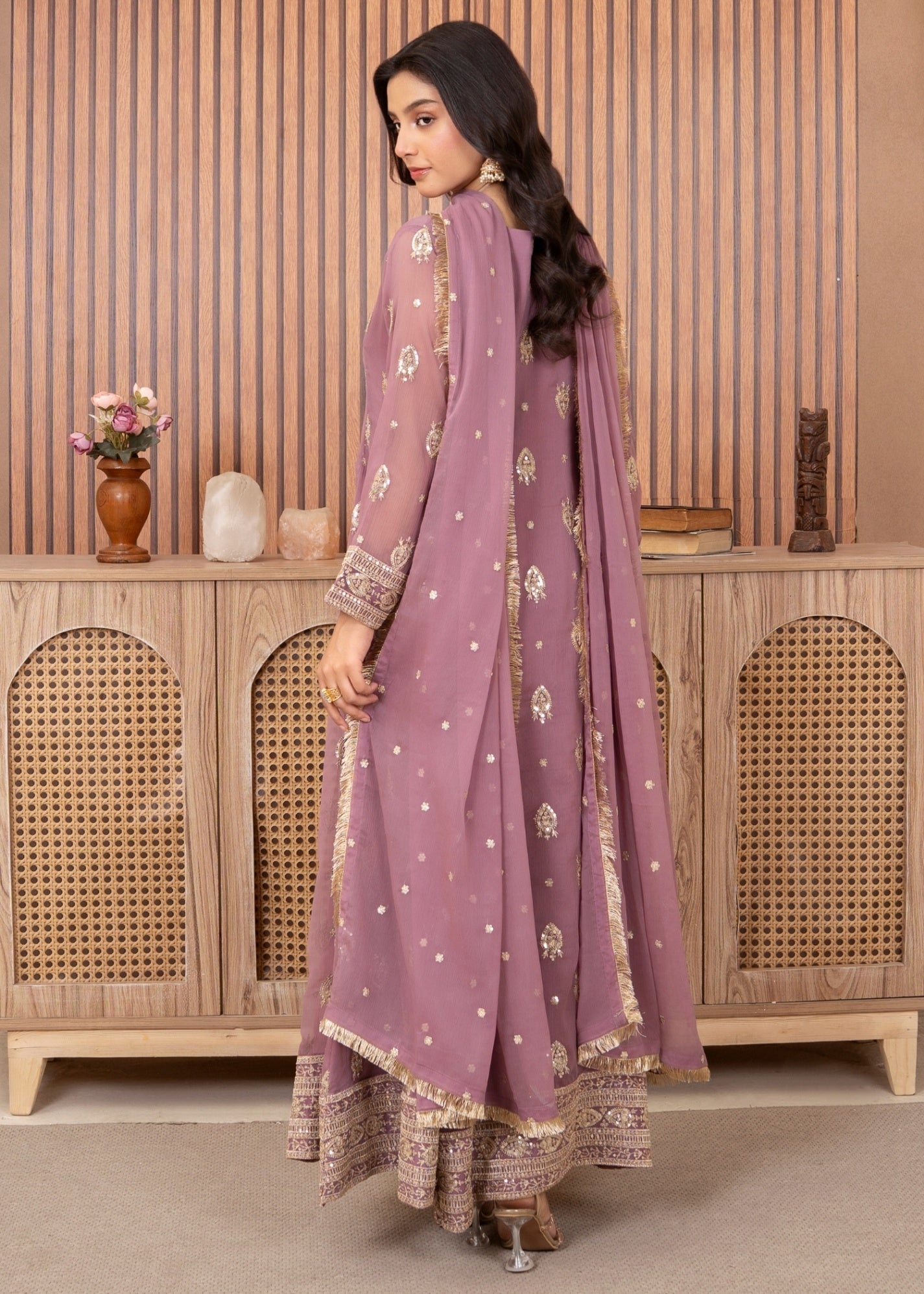 Pakistani Designer Lilac Chiffon Partywear Suit Online in KSA Riyadh Saudi Arabia Oman Bahrain Qatar