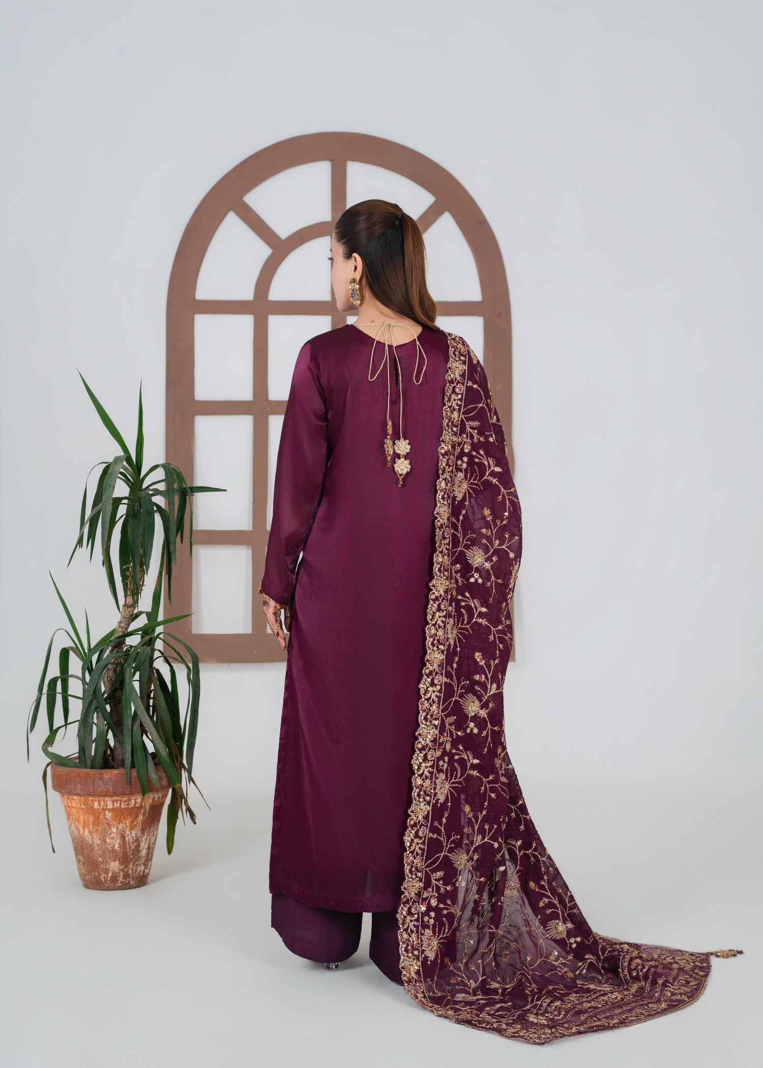 Pakistani Designer Magenta Silk Salwar Kameez Online in KSA Riyadh Saudi Arabia Oman Bahrain Qatar