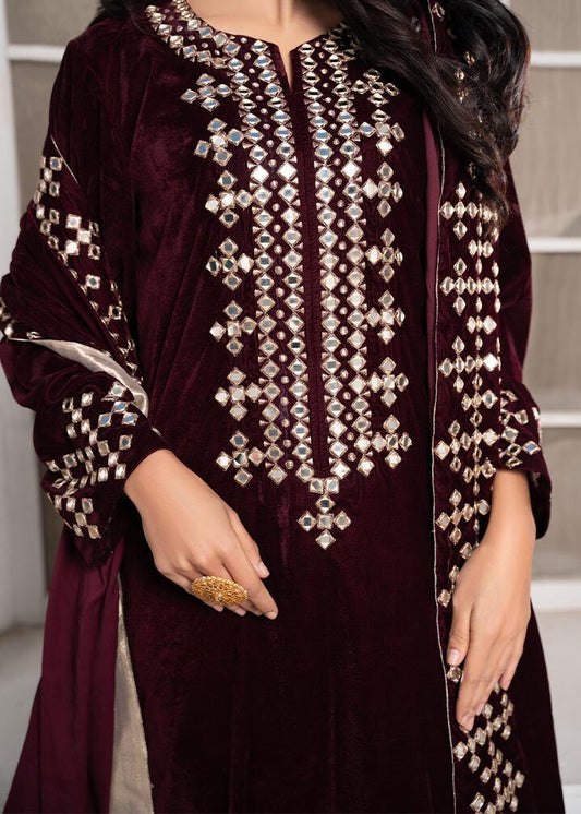 Pakistani Designer Maroon Velvet Salwar Kameez Online in KSA Riyadh Saudi Arabia Oman Bahrain Qatar