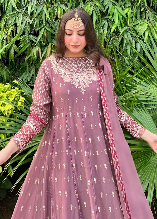 Pakistani Designer Mauve Pink Georgette Chiffon Salwar Kameez Online in KSA Riyadh Saudi Arabia Oman Bahrain Qatar