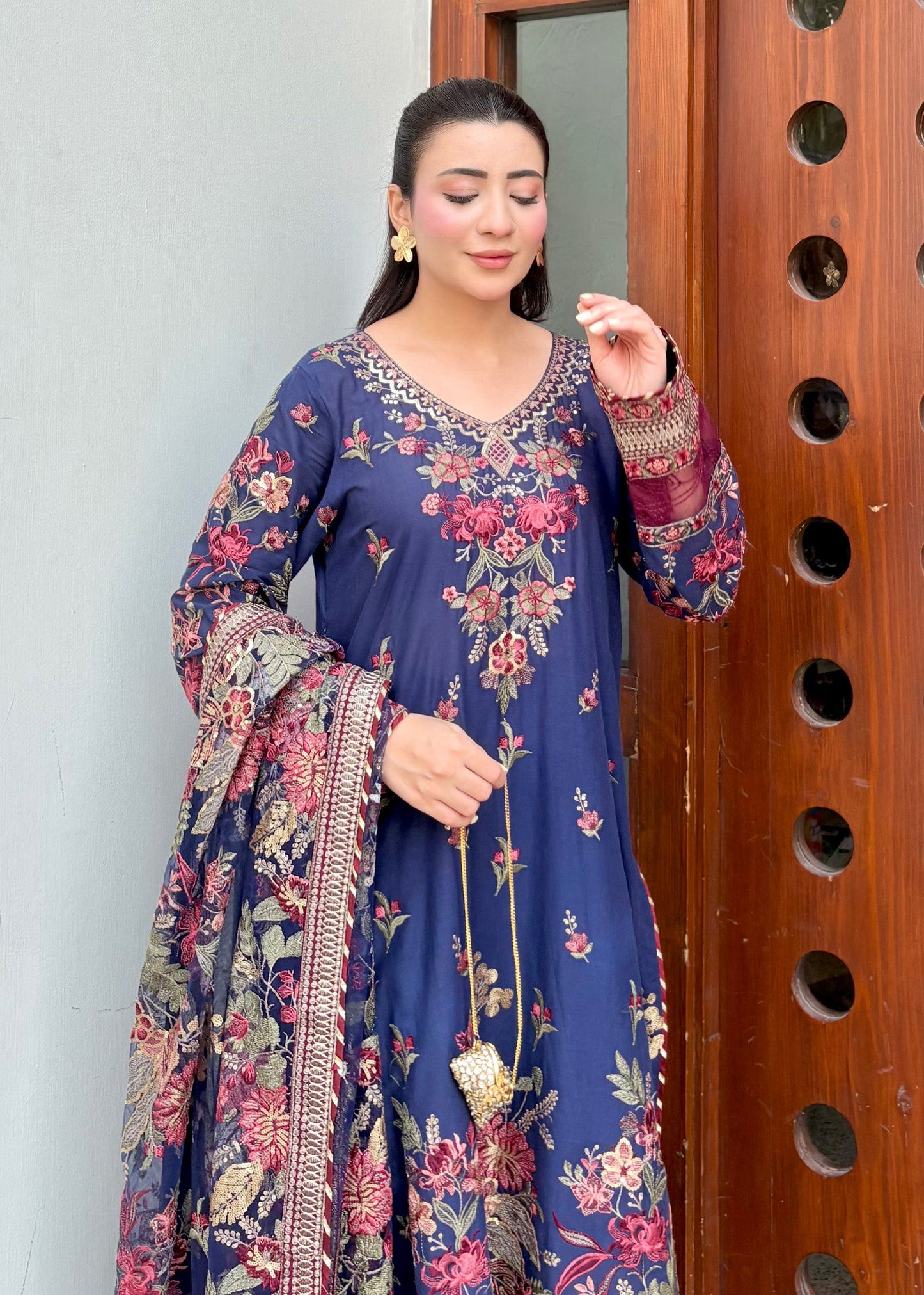 Pakistani Designer Navy Blue Lawn Salwar Kameez Online in KSA Riyadh Saudi Arabia Oman Bahrain Qatar