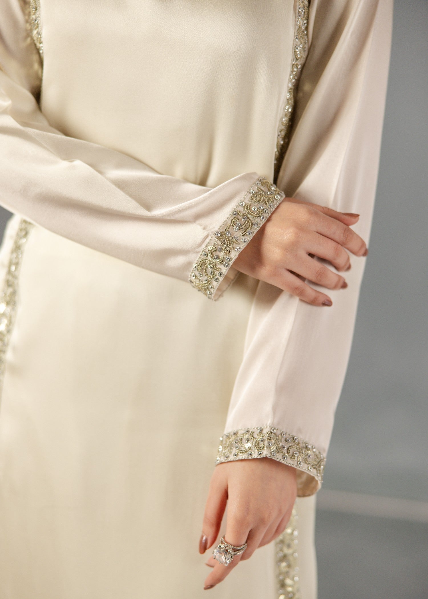 Pakistani Designer Off-White Charmuse Salwar Kameez Online in KSA Riyadh Saudi Arabia Oman Bahrain Qatar